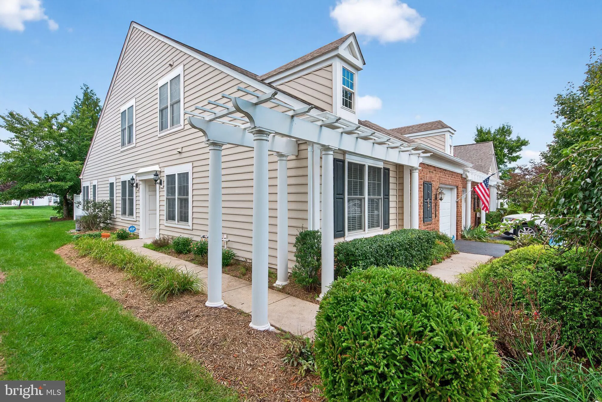 Property Slideshow image 2 of 37 | 20831 adams mill pl, Ashburn, VA, 20147