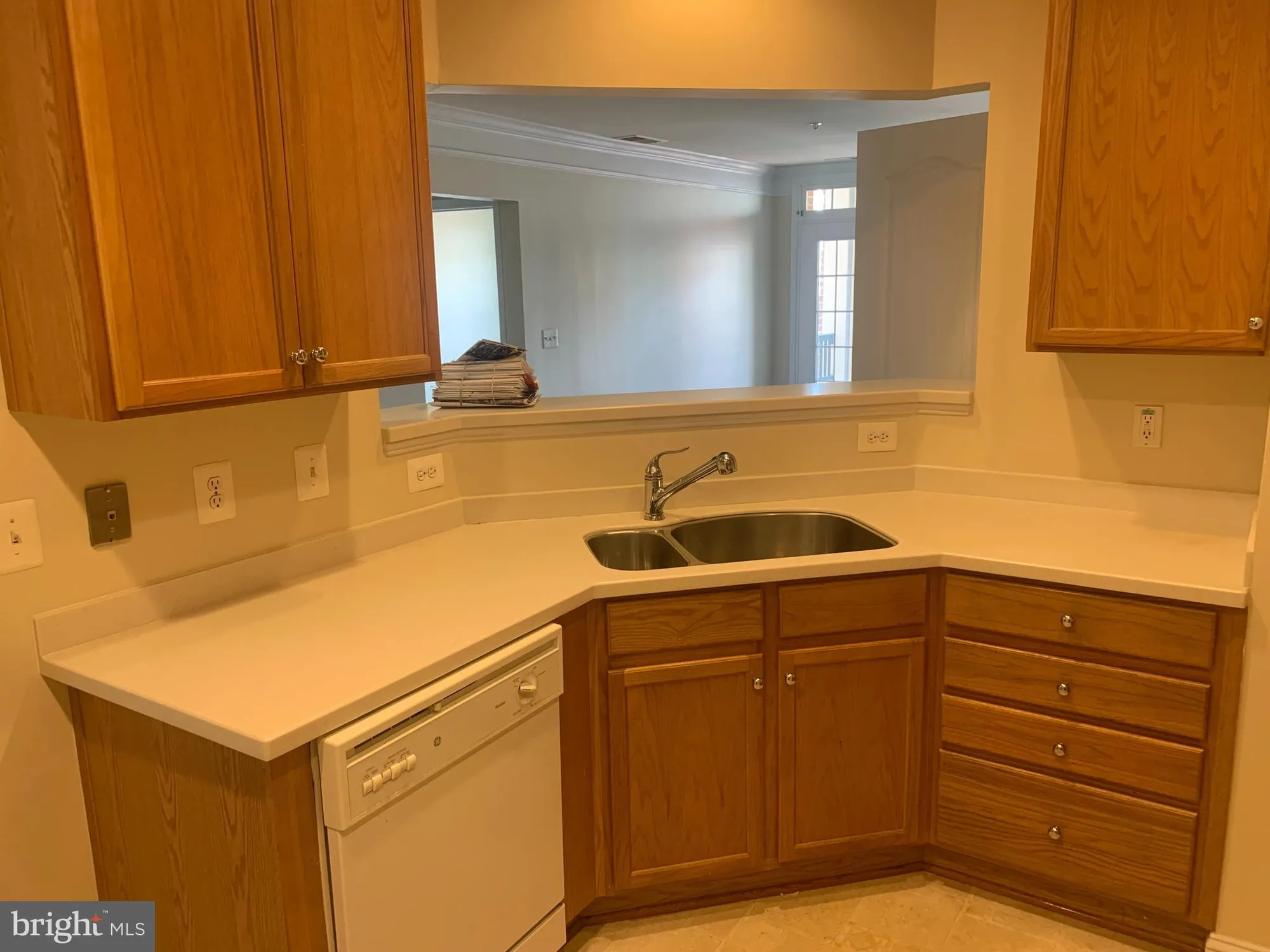 Property Slideshow image 18 of 24 | 2903 saintsbury plz 310, Fairfax, VA, 22031