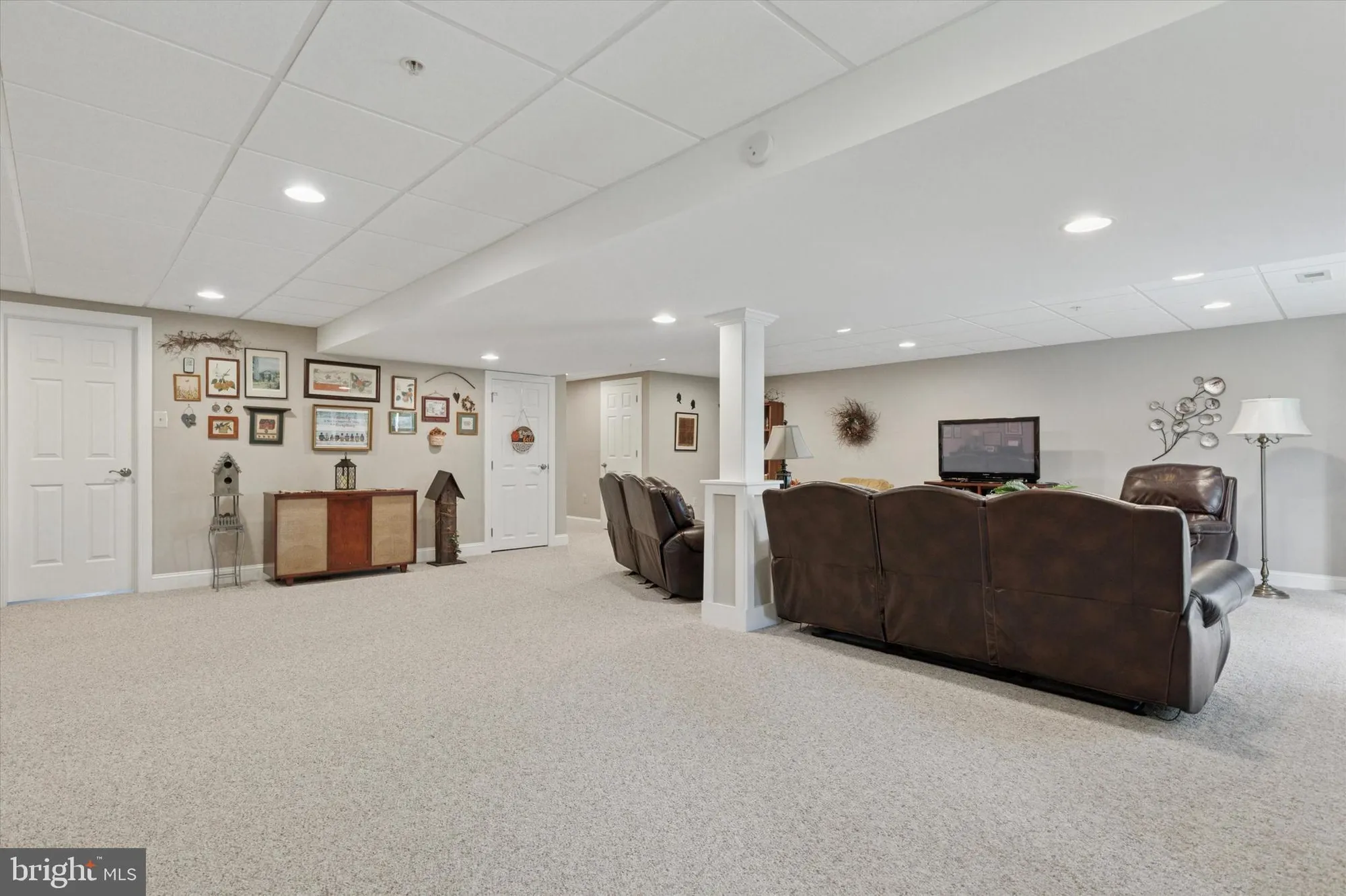 Property Slideshow image 40 of 55 | 107 caspian ln, Norristown, PA, 19403