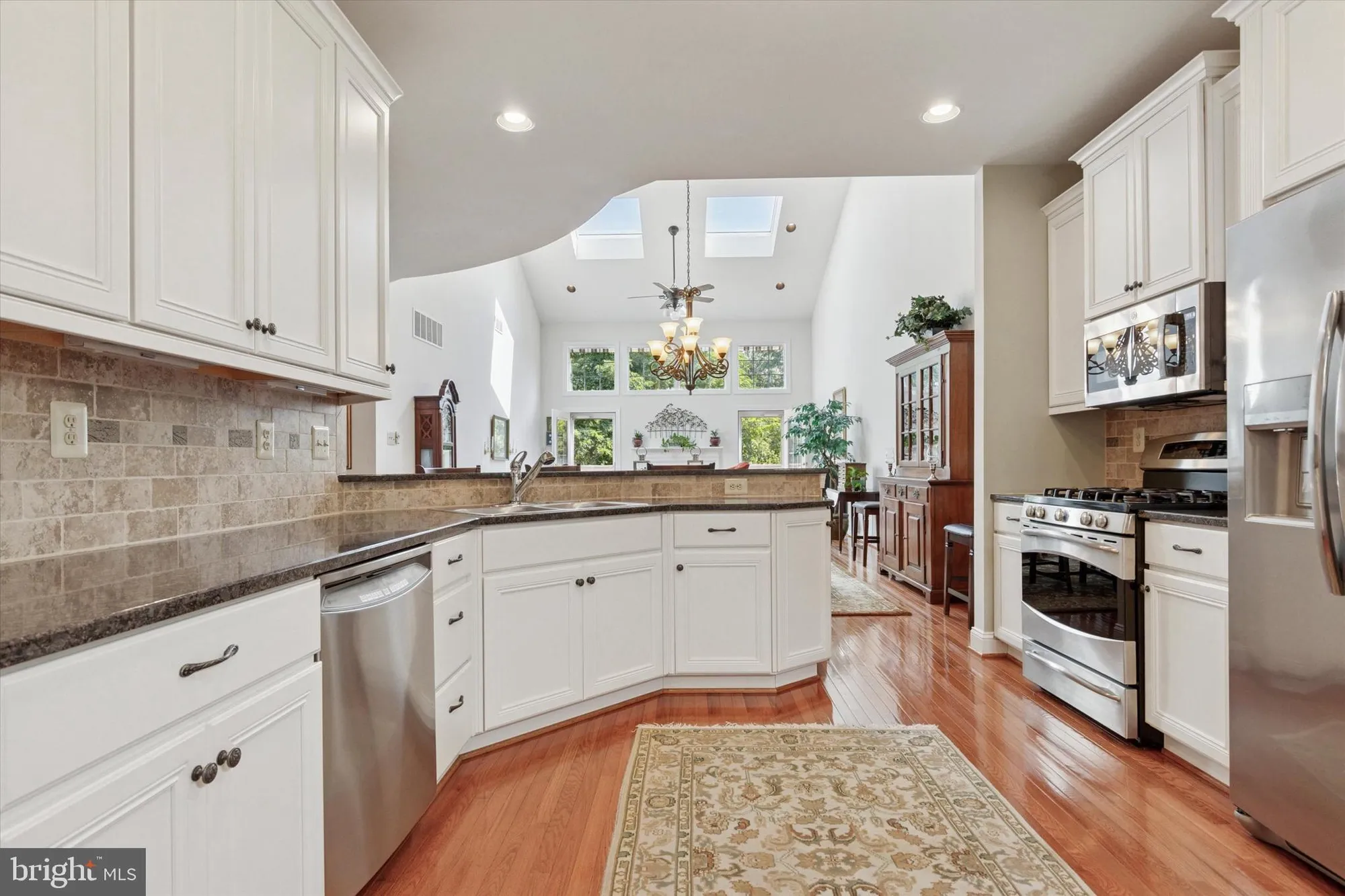 Property Slideshow image 17 of 55 | 107 caspian ln, Norristown, PA, 19403
