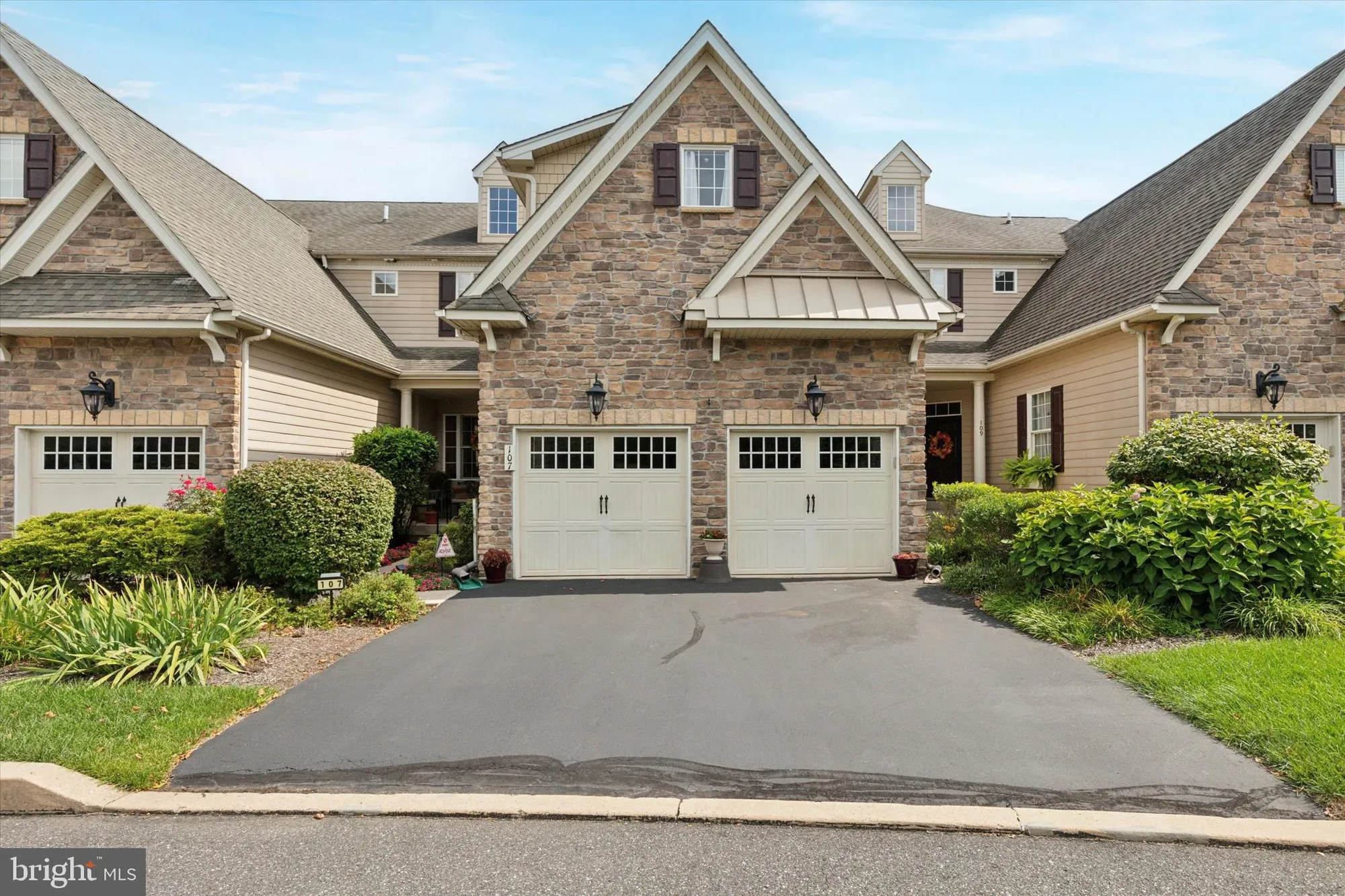 Property Slideshow image 2 of 55 | 107 caspian ln, Norristown, PA, 19403
