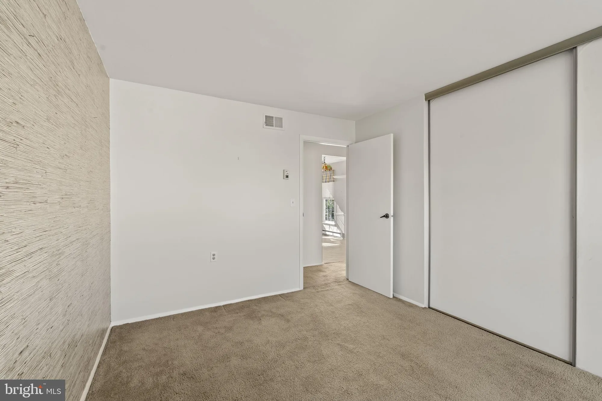 Property Slideshow image 14 of 30 | 33 dunstable rd, Southampton, NJ, 08088