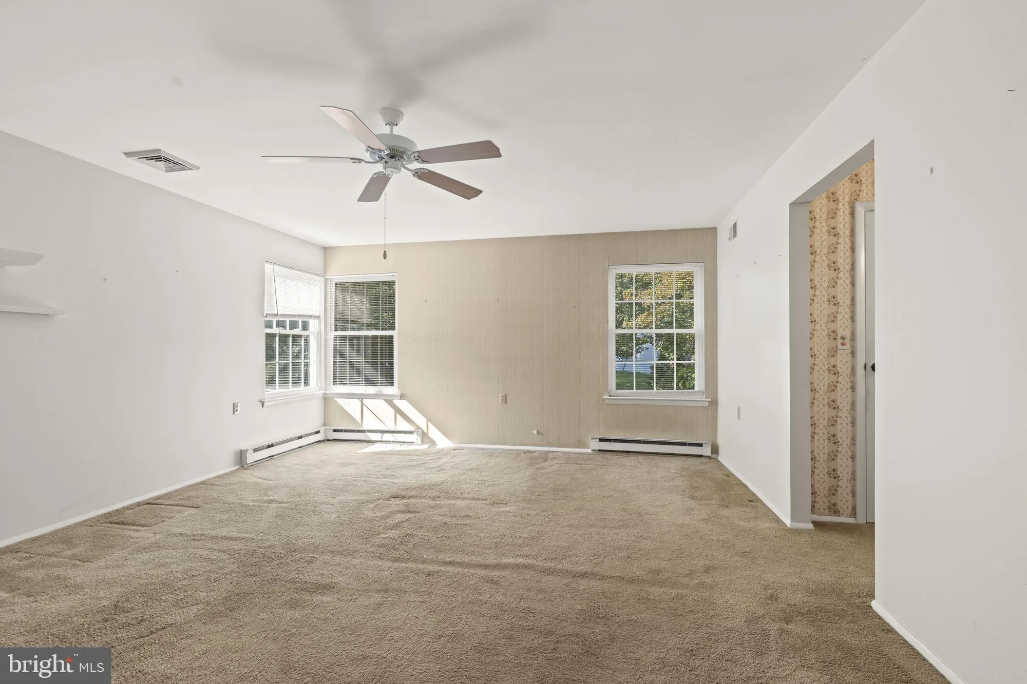 Property Slideshow image 17 of 30 | 33 dunstable rd, Southampton, NJ, 08088