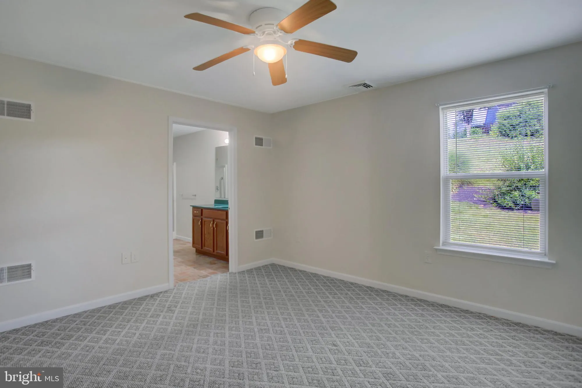 Property Slideshow image 28 of 52 | 81 lantern ln, Shippensburg, PA, 17257