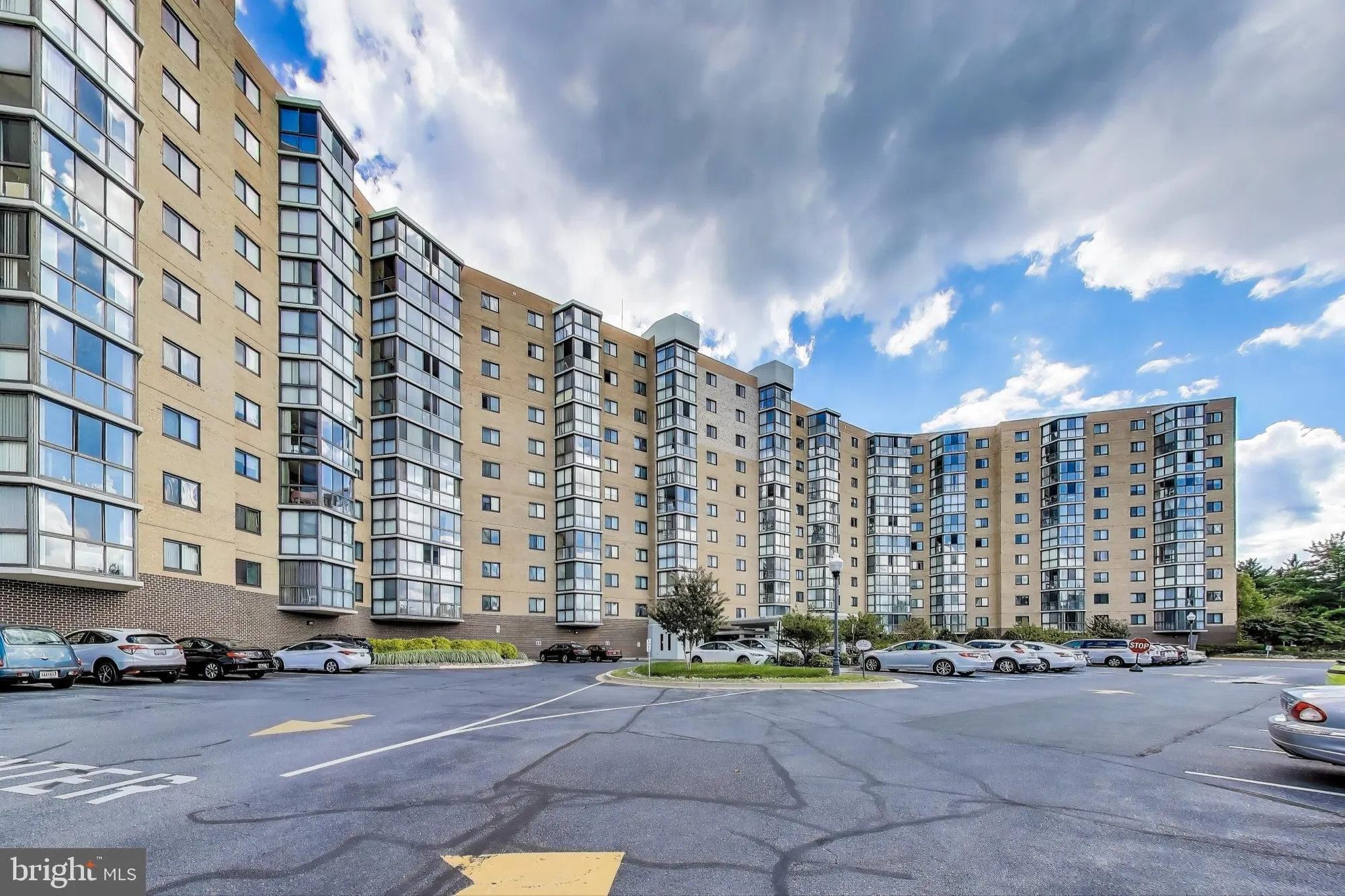 Property Slideshow image 28 of 34 | 3330 n leisure world blvd 5-1015, Silver Spring, MD, 20906