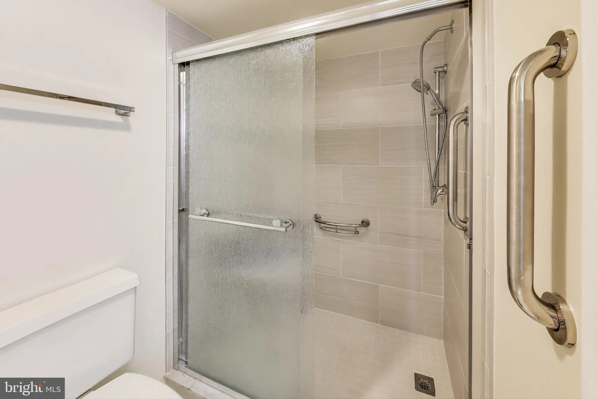 Property Slideshow image 13 of 34 | 3330 n leisure world blvd 5-1015, Silver Spring, MD, 20906
