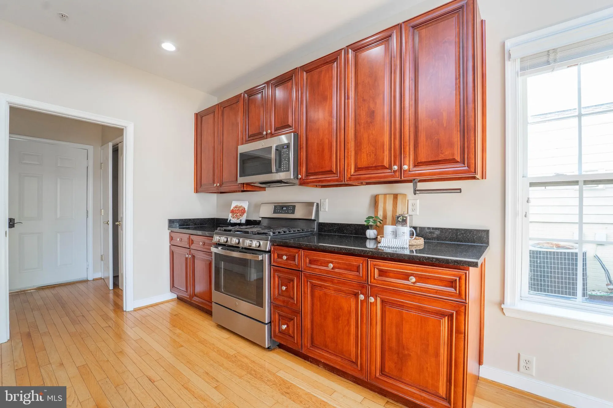 Property Slideshow image 17 of 51 | 8879 warm granite dr # 27, Columbia, MD, 21045