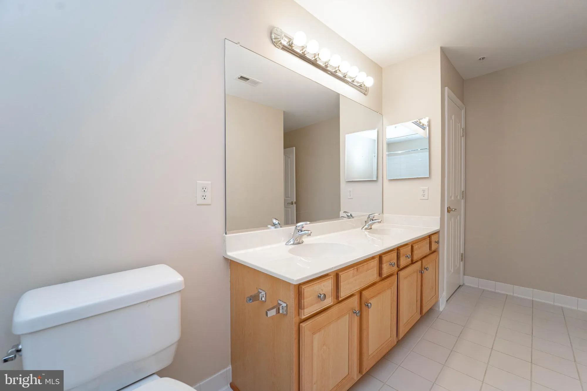 Property Slideshow image 44 of 51 | 8879 warm granite dr # 27, Columbia, MD, 21045
