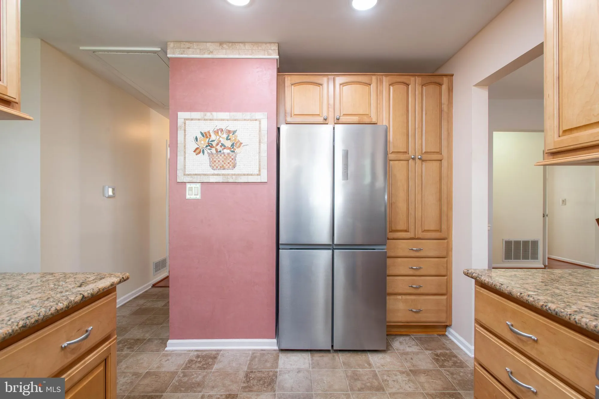 Property Slideshow image 9 of 23 | 985 westminster dr, Southampton, NJ, 08088