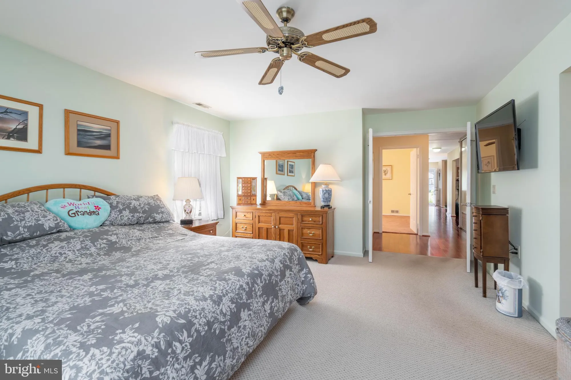 Property Slideshow image 18 of 23 | 985 westminster dr, Southampton, NJ, 08088