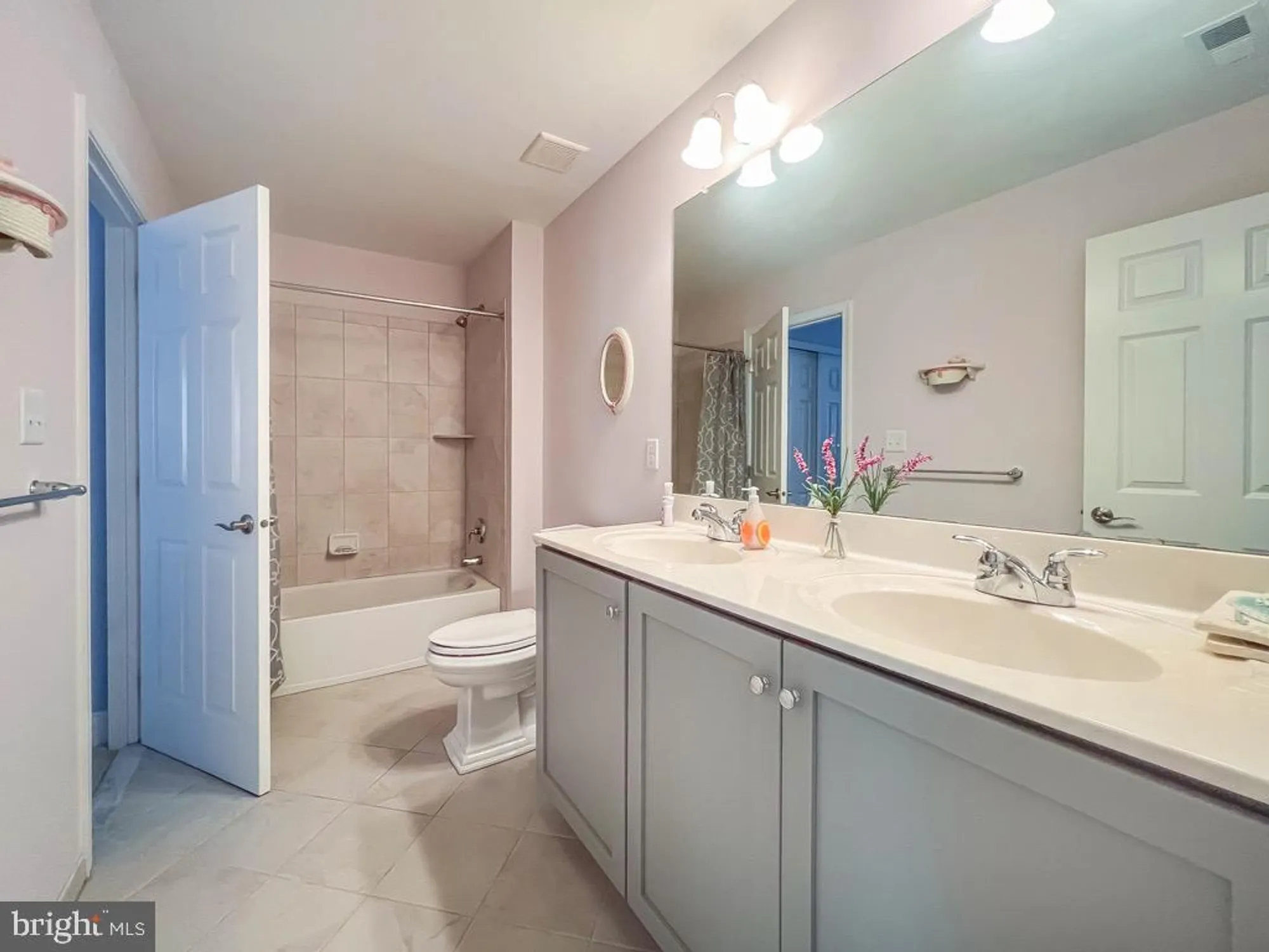 Property Slideshow image 40 of 83 | 35 elfreths ct, Newtown, PA, 18940