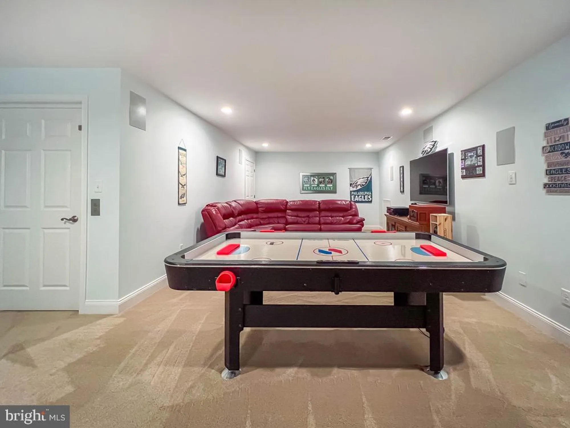 Property Slideshow image 45 of 83 | 35 elfreths ct, Newtown, PA, 18940