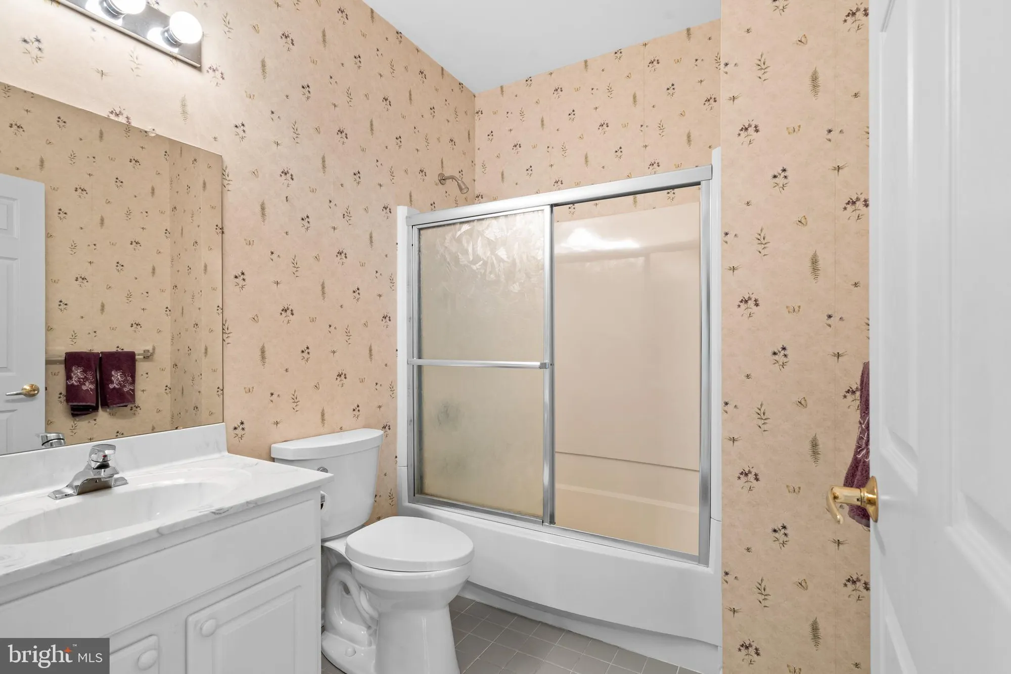 Property Slideshow image 9 of 37 | 24 tupelo ln, Langhorne, PA, 19047