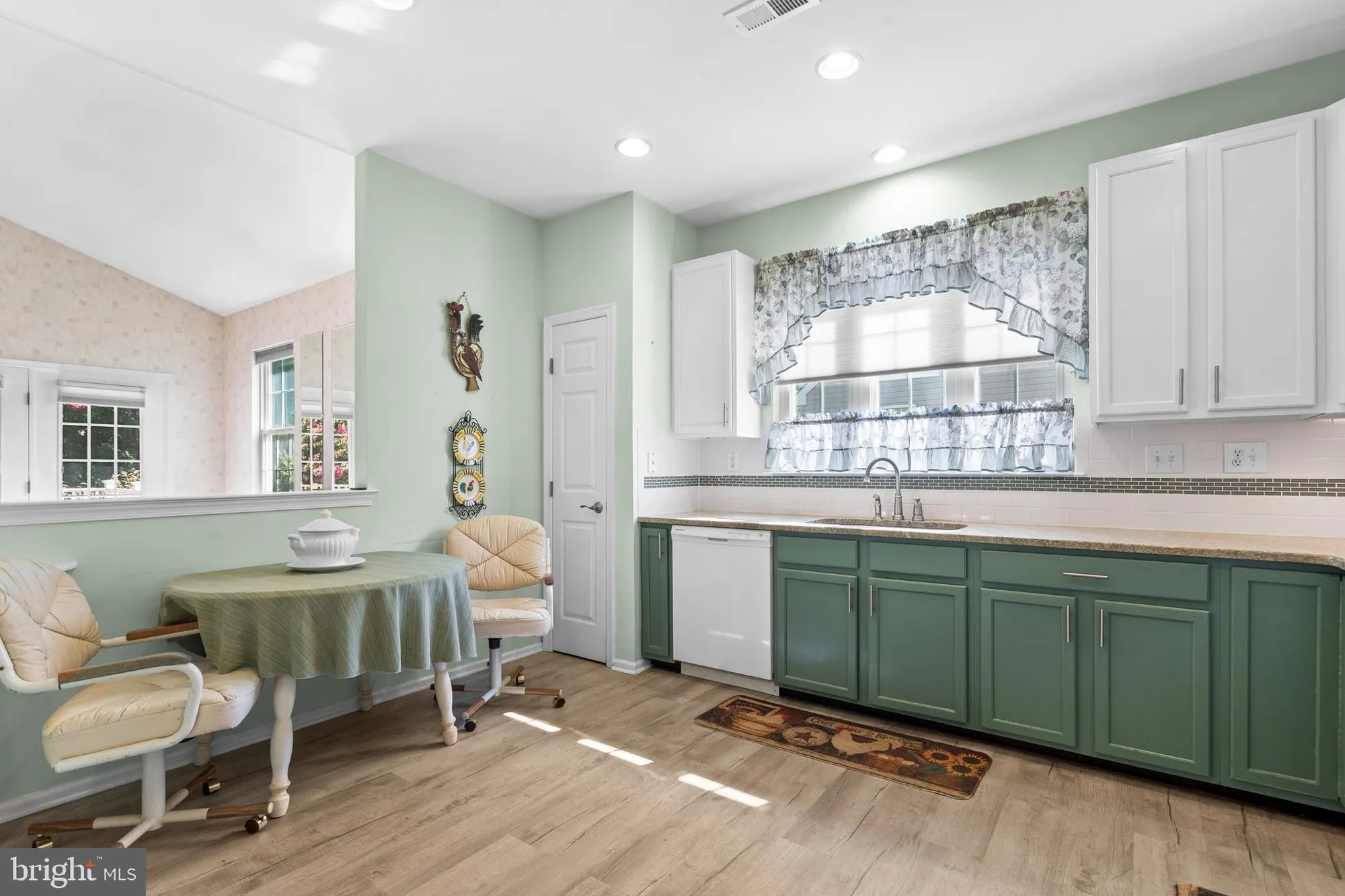 Property Slideshow image 13 of 37 | 24 tupelo ln, Langhorne, PA, 19047