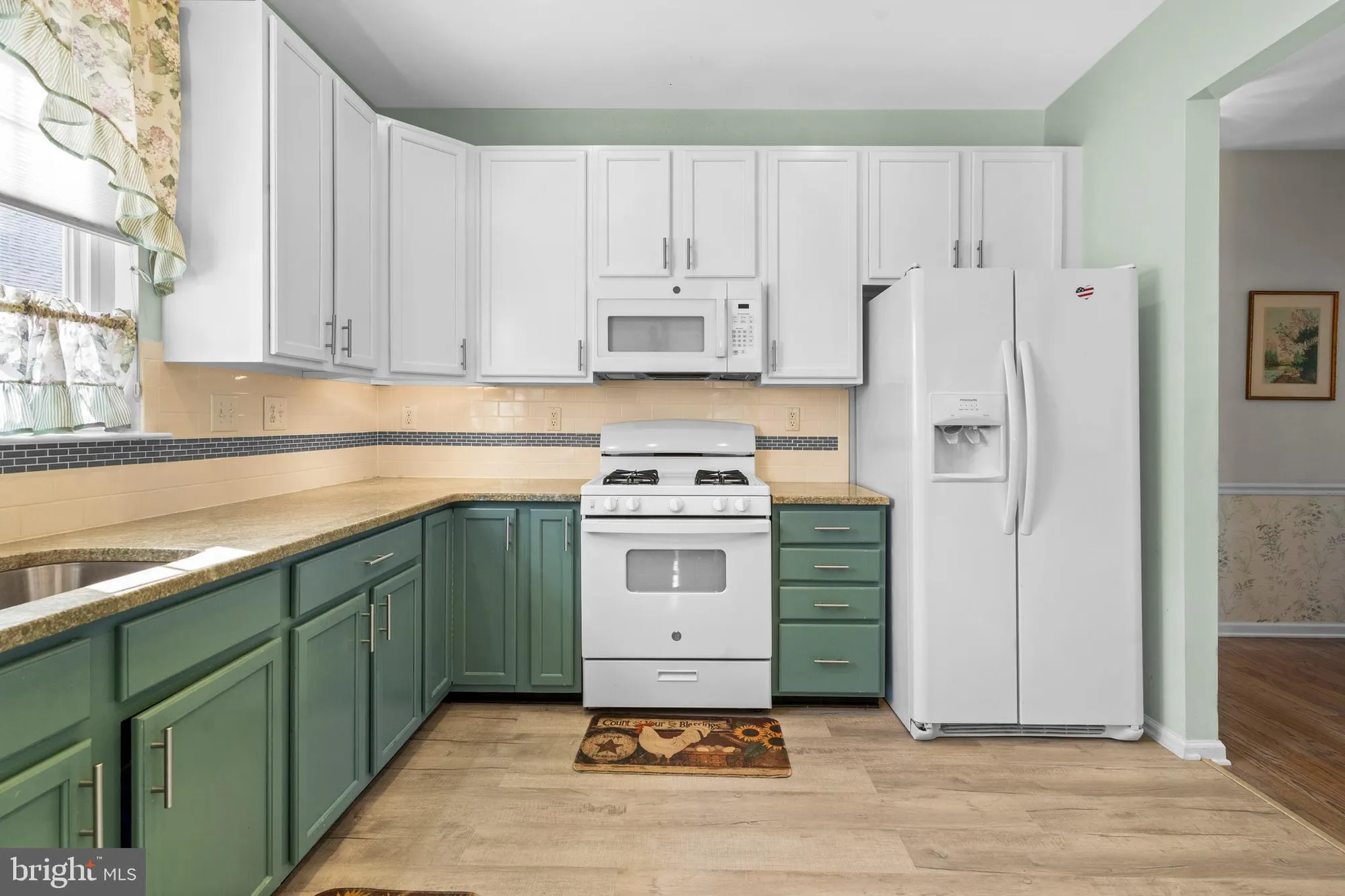 Property Slideshow image 15 of 37 | 24 tupelo ln, Langhorne, PA, 19047