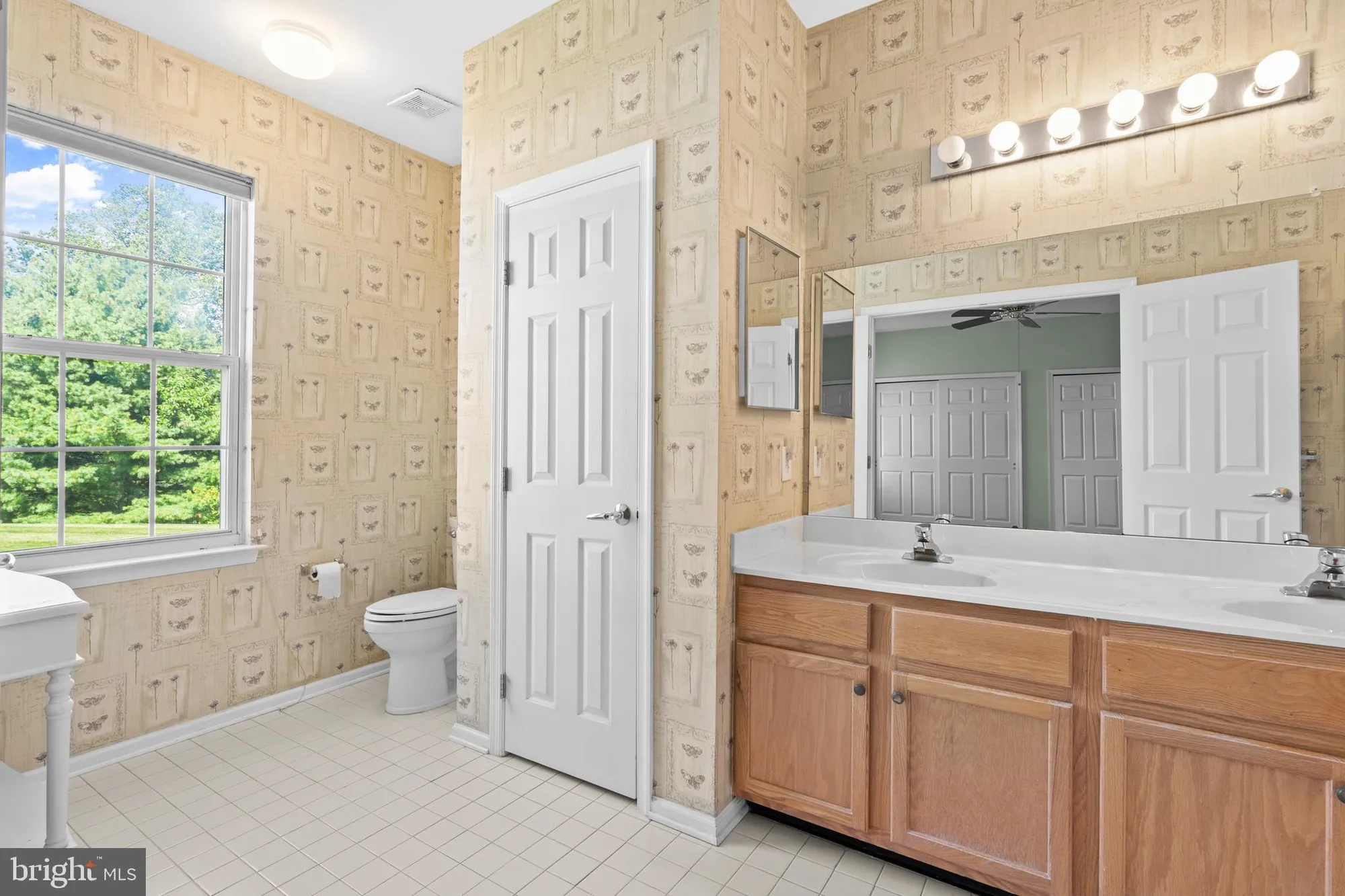 Property Slideshow image 21 of 37 | 24 tupelo ln, Langhorne, PA, 19047