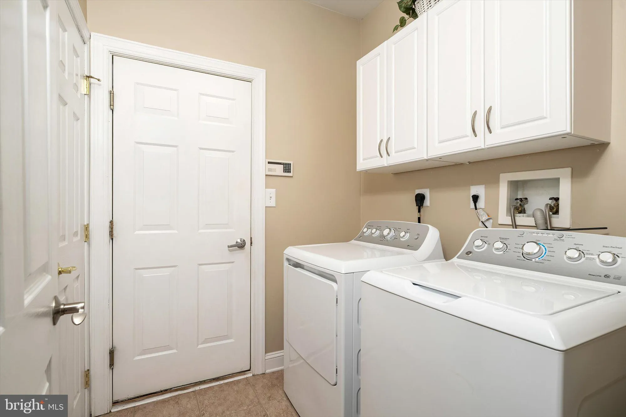 Property Slideshow image 17 of 47 | 118 monte carlo dr, Hamilton, NJ, 08691