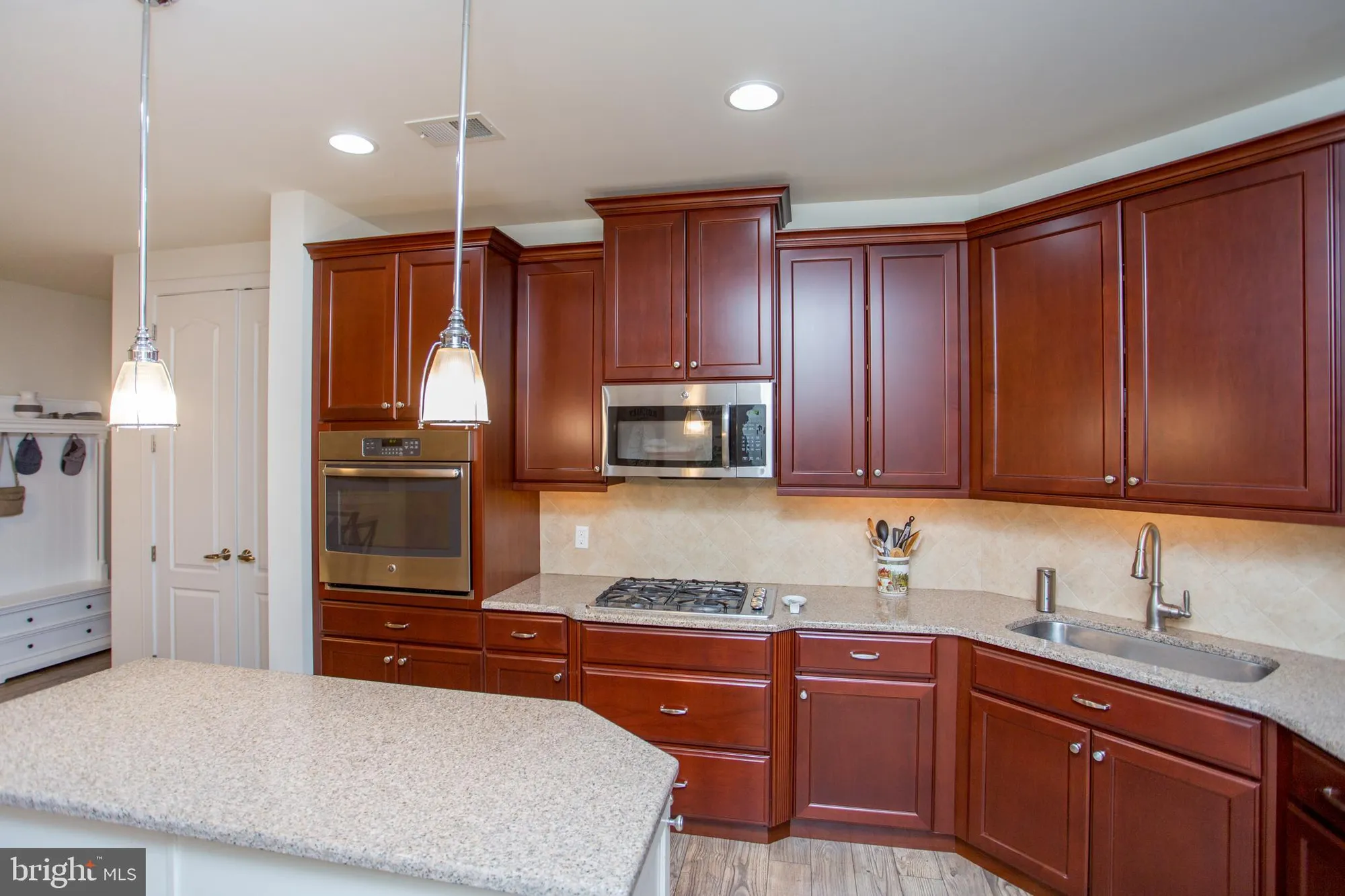 Property Slideshow image 6 of 62 | 6101 meridian blvd, Warrington, PA, 18976