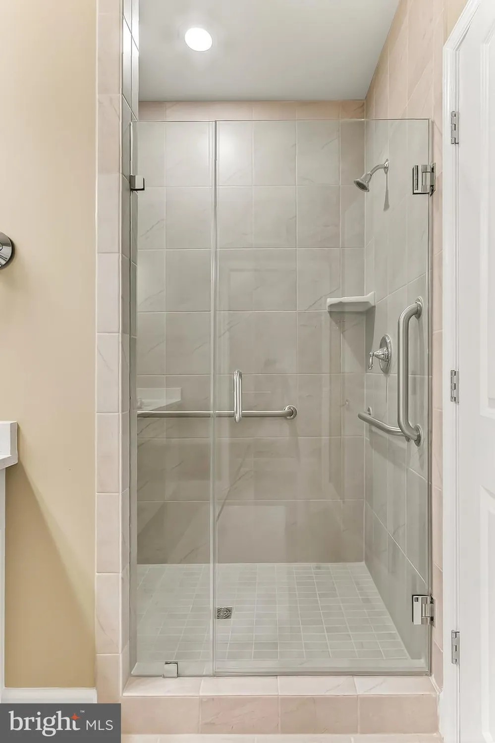 Property Slideshow image 32 of 66 | 2960 vaden dr # 2-103, Fairfax, VA, 22031