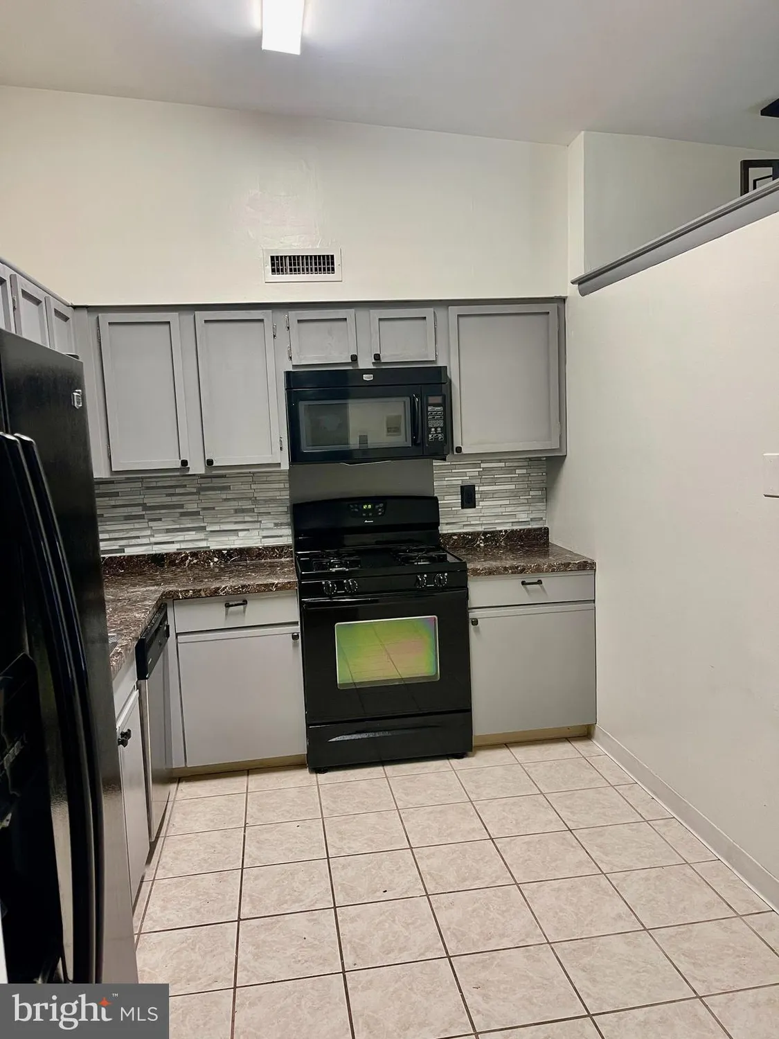 Property Slideshow image 13 of 49 | 60201 delaire landing rd # 201, Philadelphia, PA, 19114