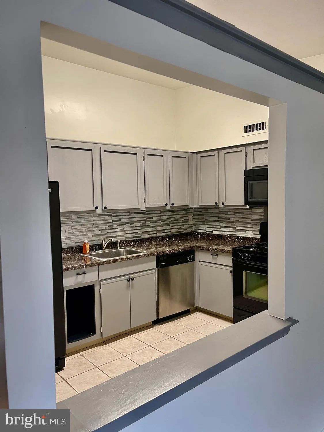 Property Slideshow image 14 of 49 | 60201 delaire landing rd # 201, Philadelphia, PA, 19114