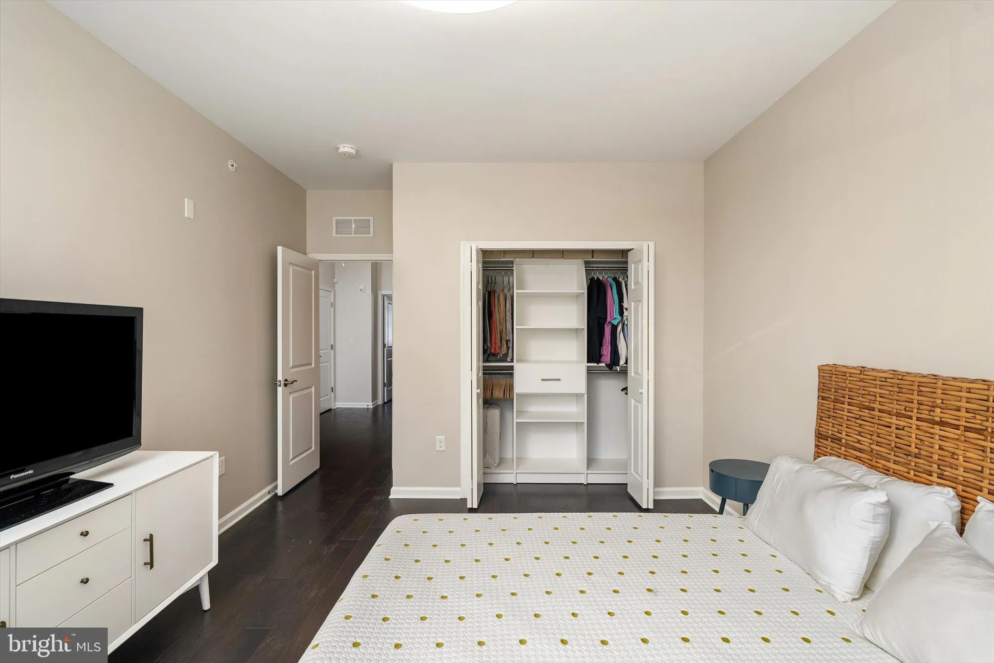 Property Slideshow image 30 of 35 | 1 cannon dr, Pennington, NJ, 08534