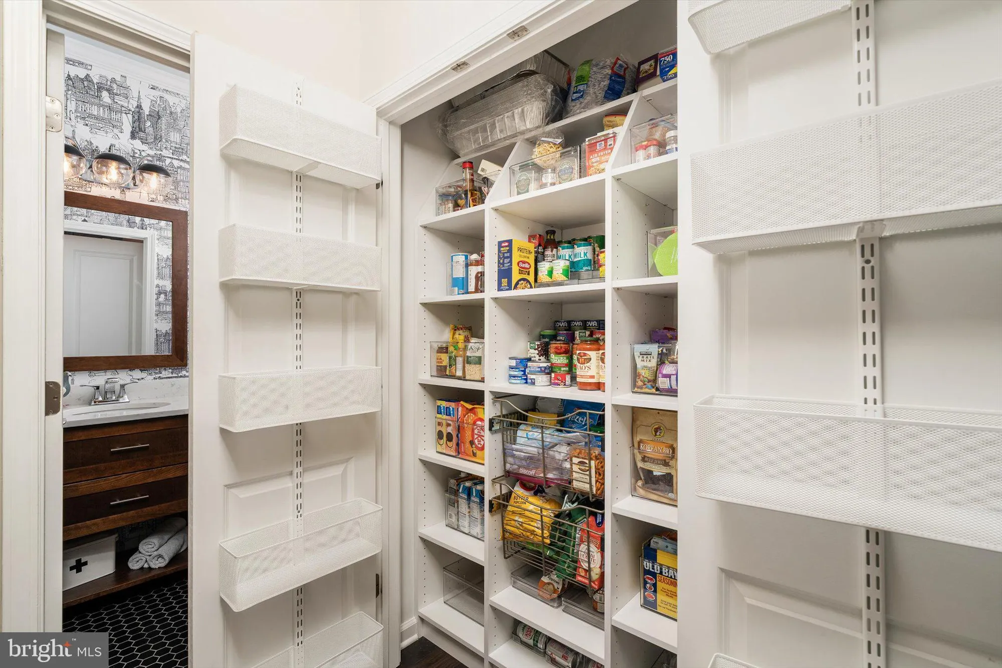 Property Slideshow image 17 of 35 | 1 cannon dr, Pennington, NJ, 08534