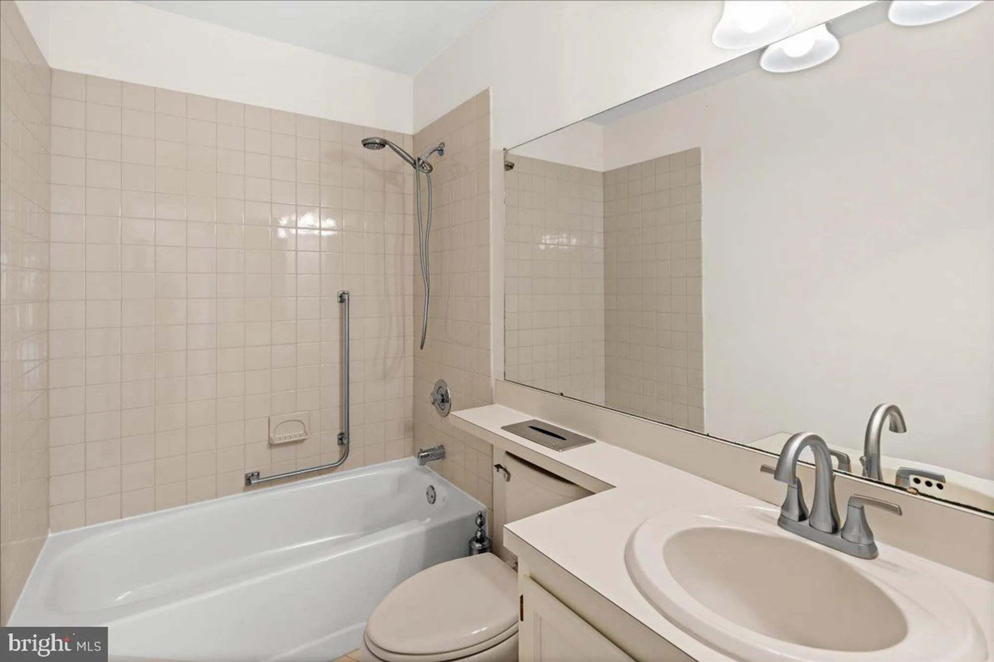 Property Slideshow image 27 of 56 | 90 winthrop rd # h, Monroe Township, NJ, 08831