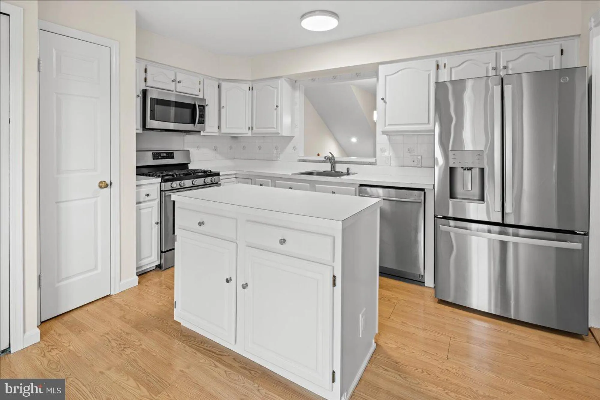 Property Slideshow image 11 of 56 | 90 winthrop rd # h, Monroe Township, NJ, 08831