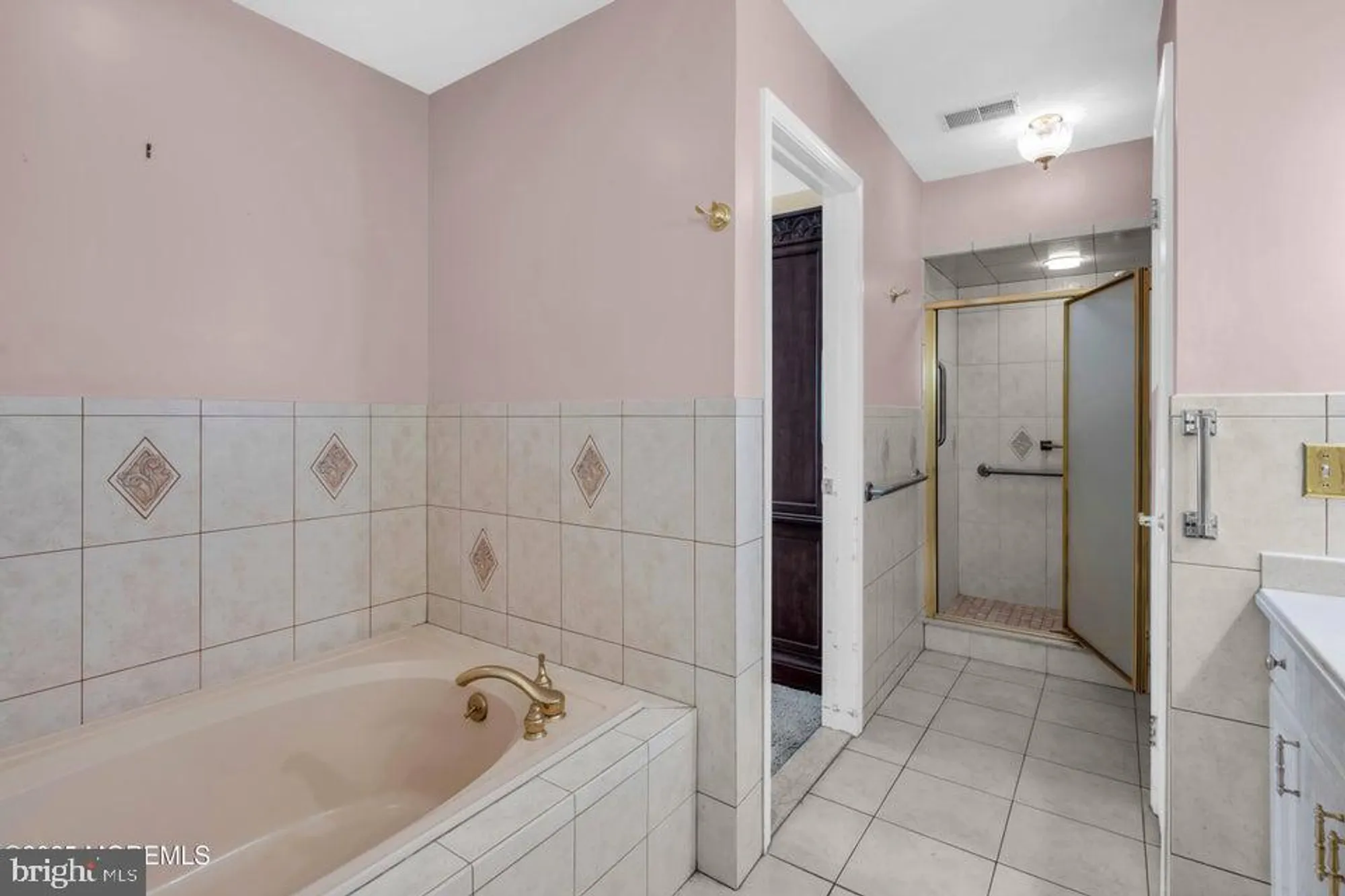 Property Slideshow image 15 of 19 | 1895 crimson ct, Toms River, NJ, 08755