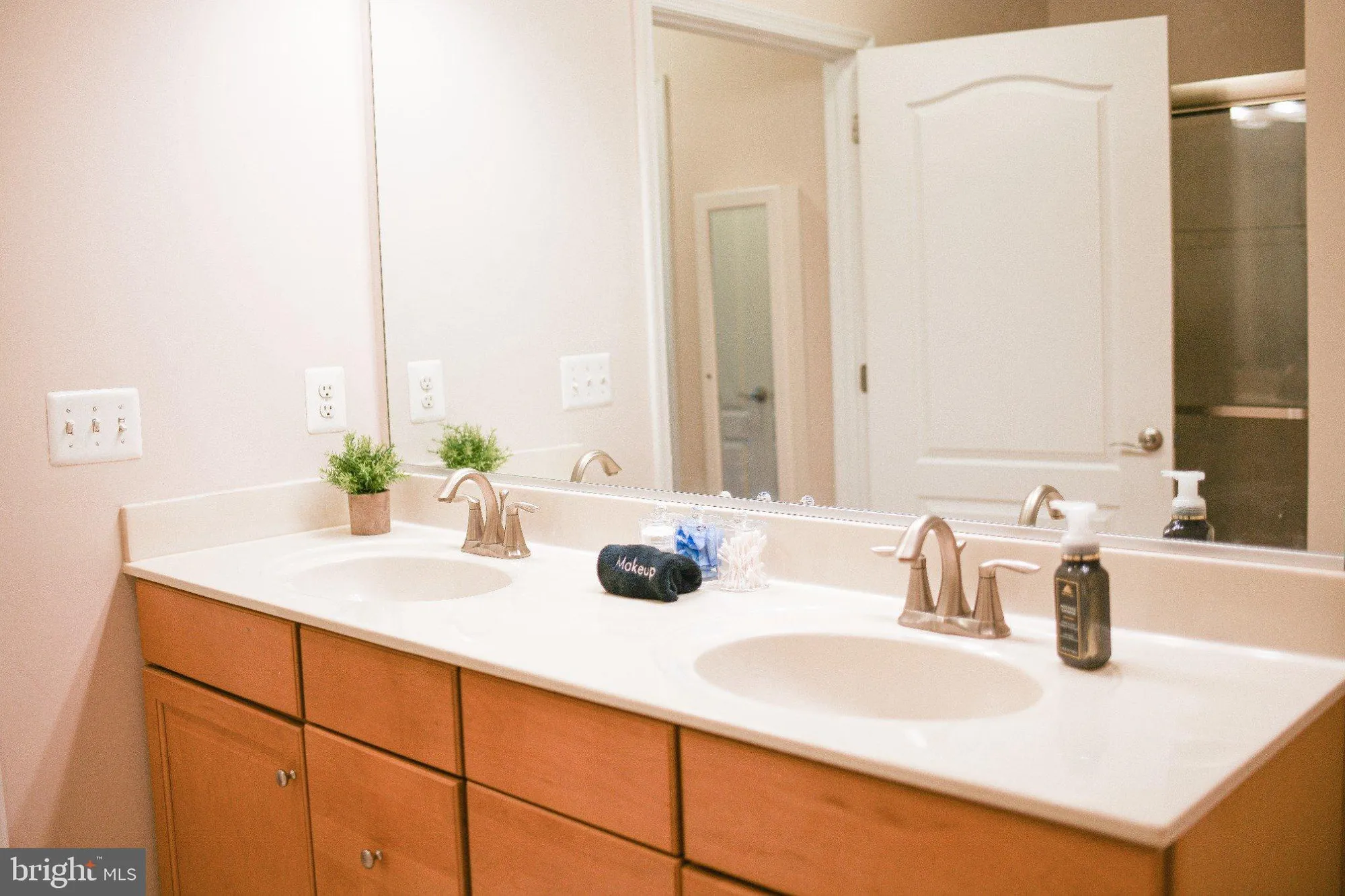 Property Slideshow image 14 of 54 | 8612 wintergreen ct 105, Odenton, MD, 21113