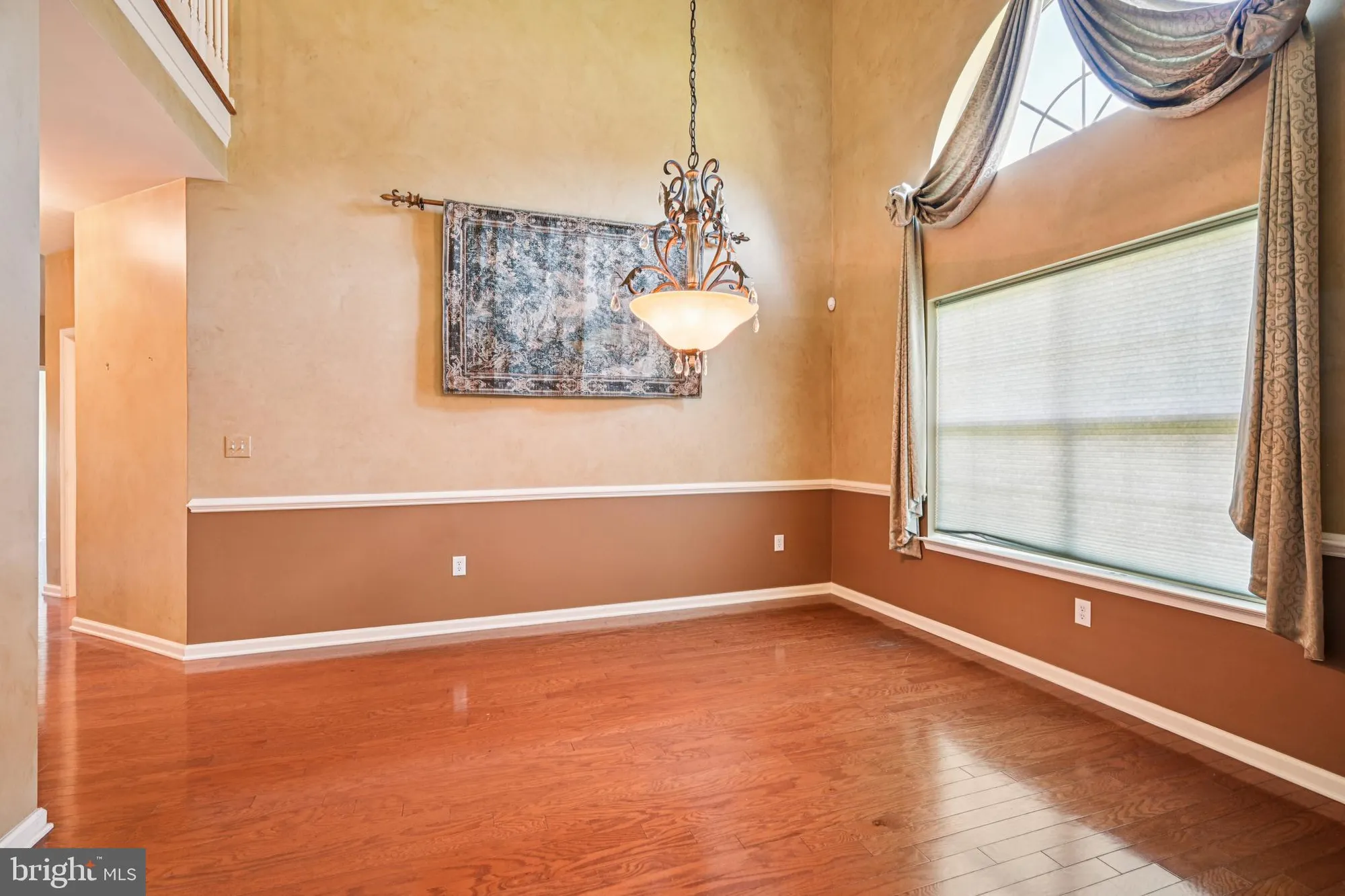 Property Slideshow image 10 of 57 | 4 woodcrest ct, Berlin, NJ, 08009