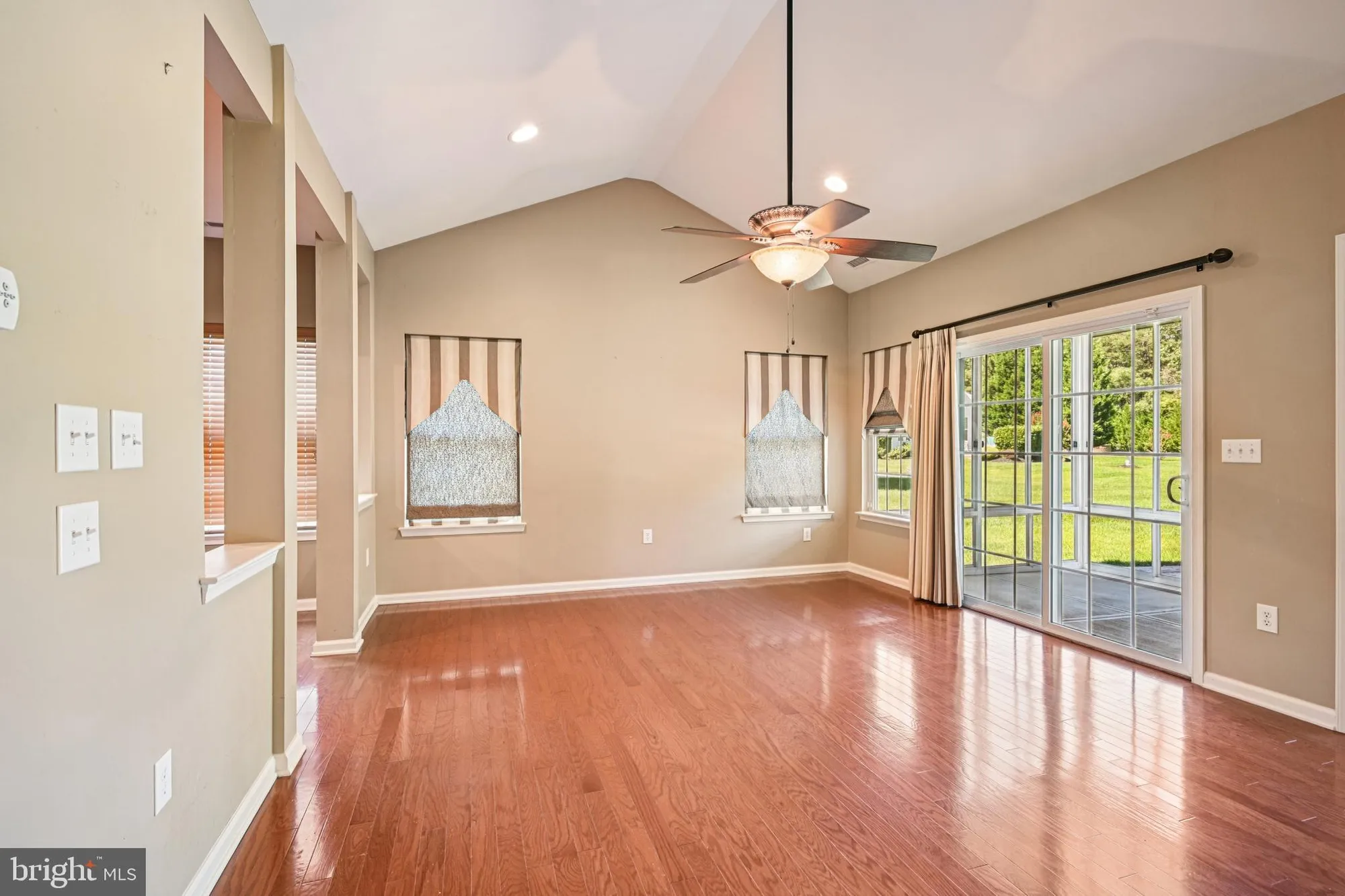 Property Slideshow image 16 of 57 | 4 woodcrest ct, Berlin, NJ, 08009