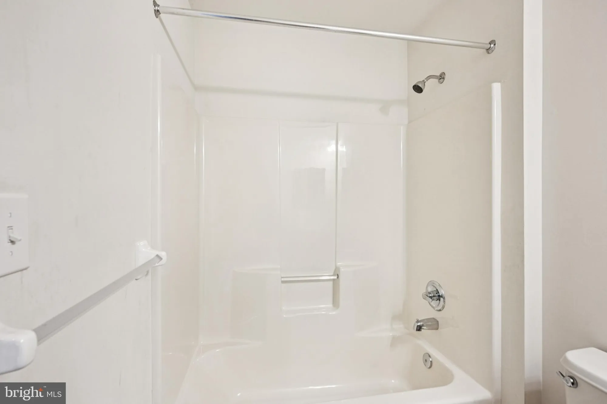 Property Slideshow image 34 of 57 | 4 woodcrest ct, Berlin, NJ, 08009