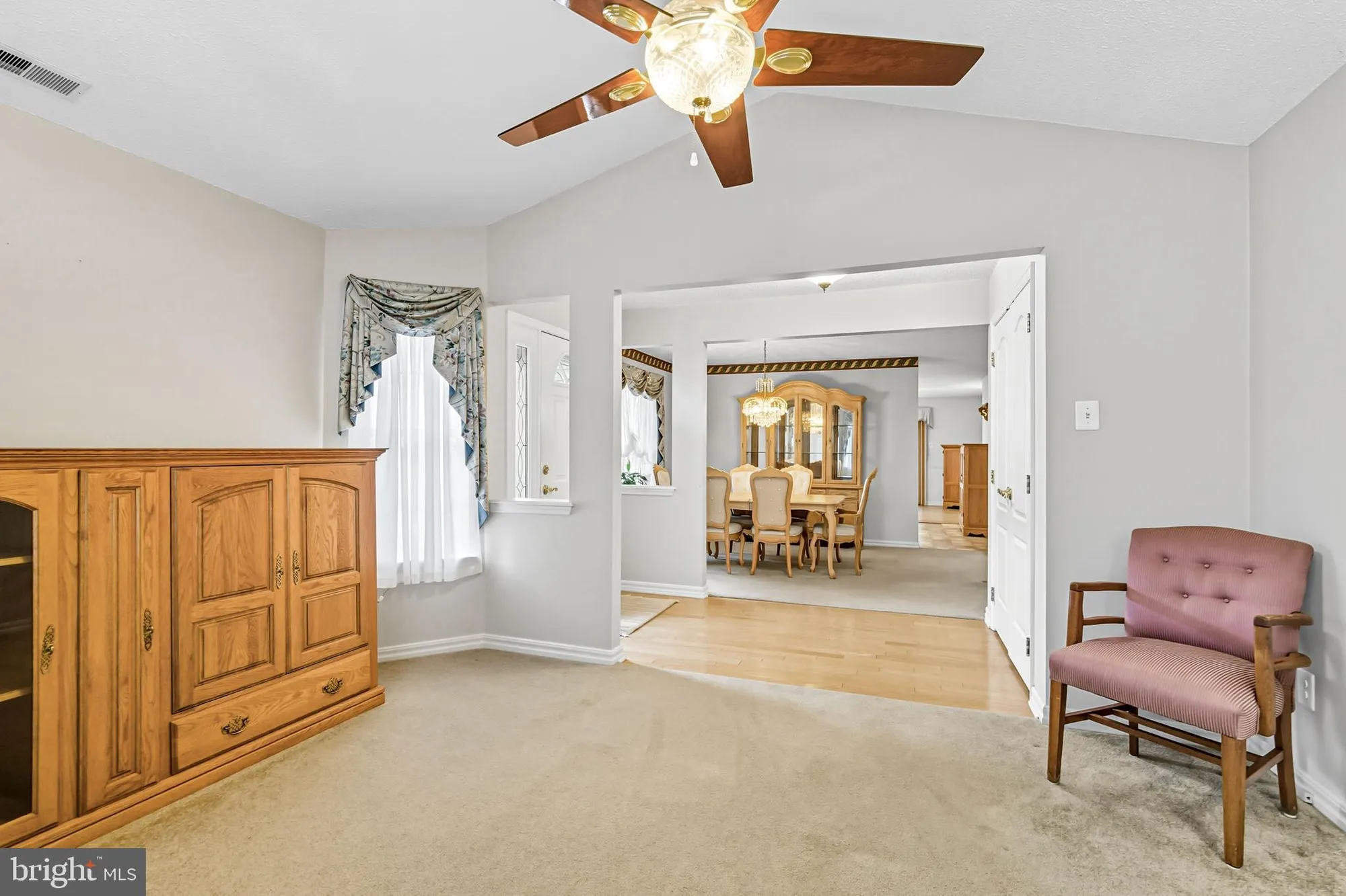 Property Slideshow image 7 of 25 | 624 riviera dr, Williamstown, NJ, 08094