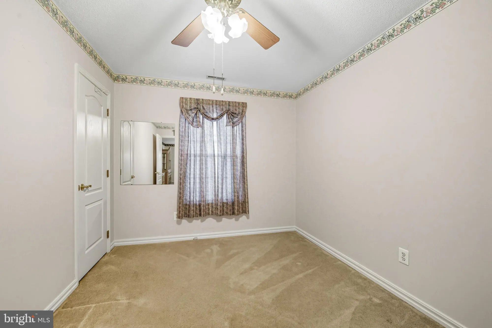 Property Slideshow image 16 of 25 | 624 riviera dr, Williamstown, NJ, 08094