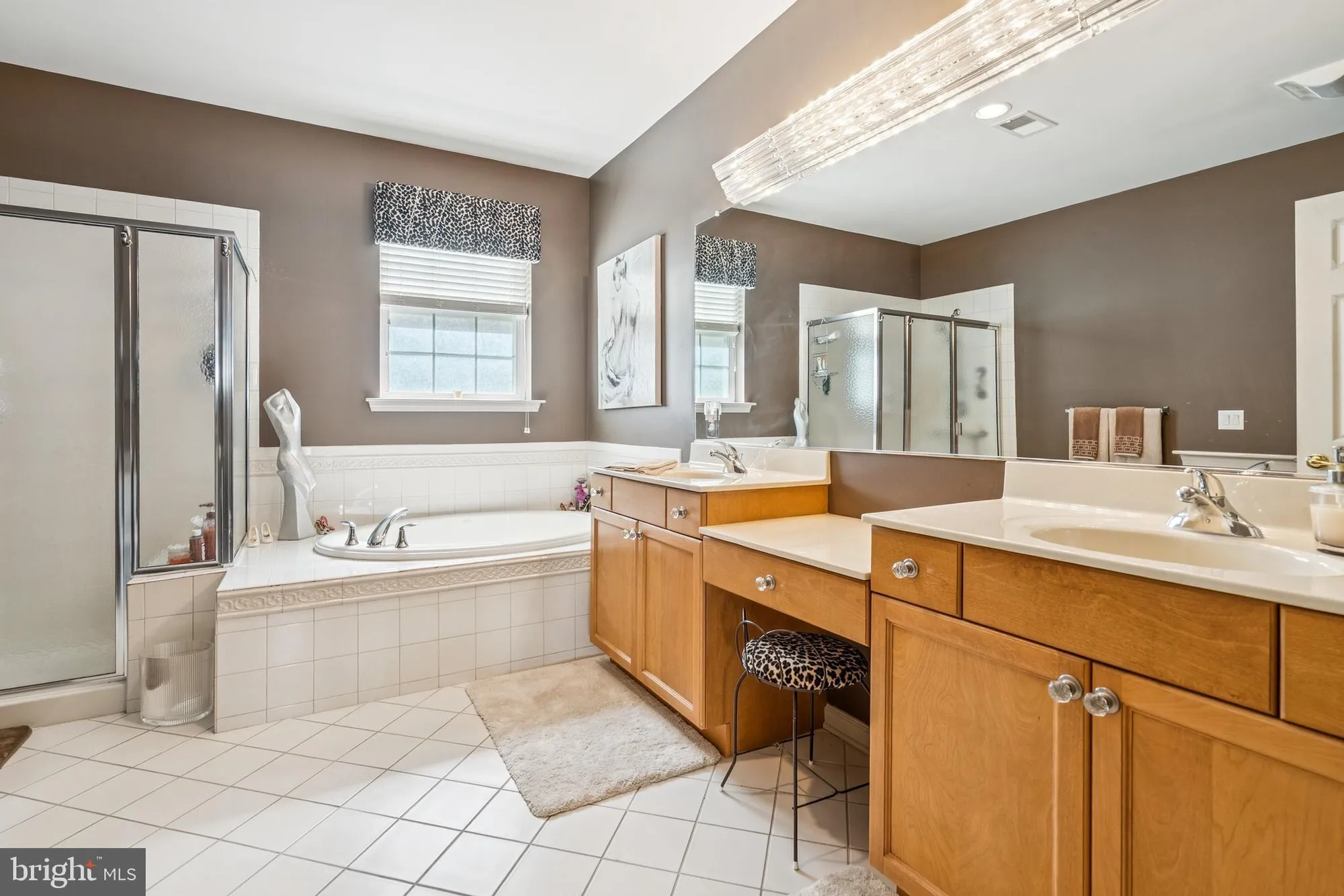 Property Slideshow image 20 of 33 | 7 honeysuckle dr, Manahawkin, NJ, 08050