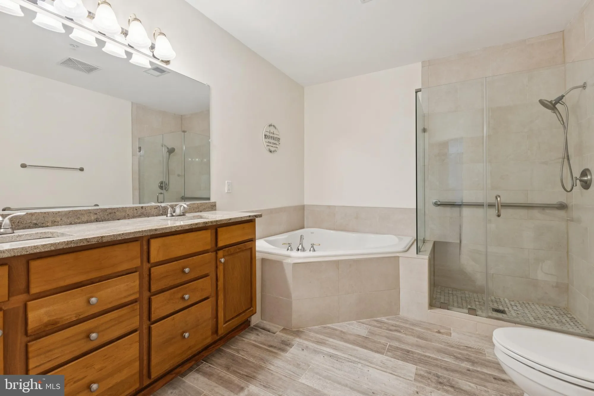Property Slideshow image 12 of 24 | 44485 chamberlain ter unit 200, Ashburn, VA, 20147