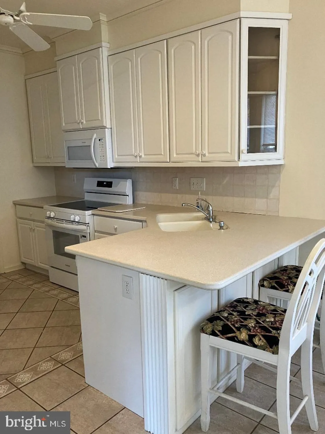 Property Slideshow image 9 of 40 | 213 sugarberry ln, Langhorne, PA, 19047