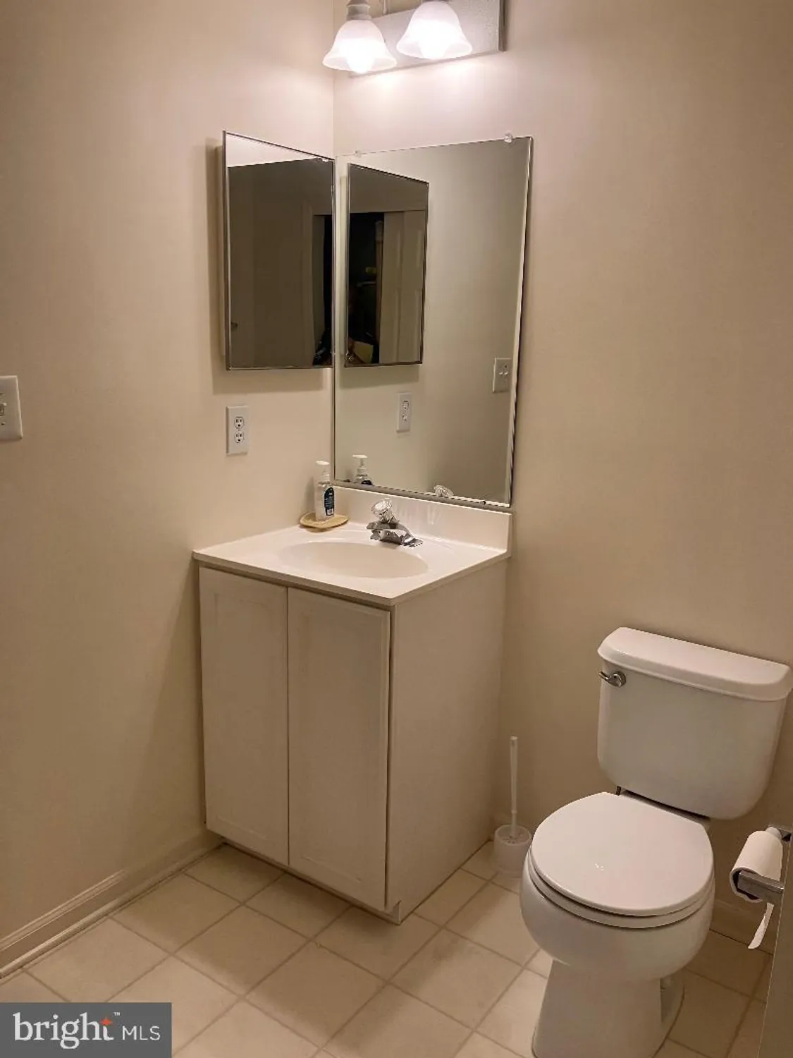 Property Slideshow image 23 of 40 | 213 sugarberry ln, Langhorne, PA, 19047