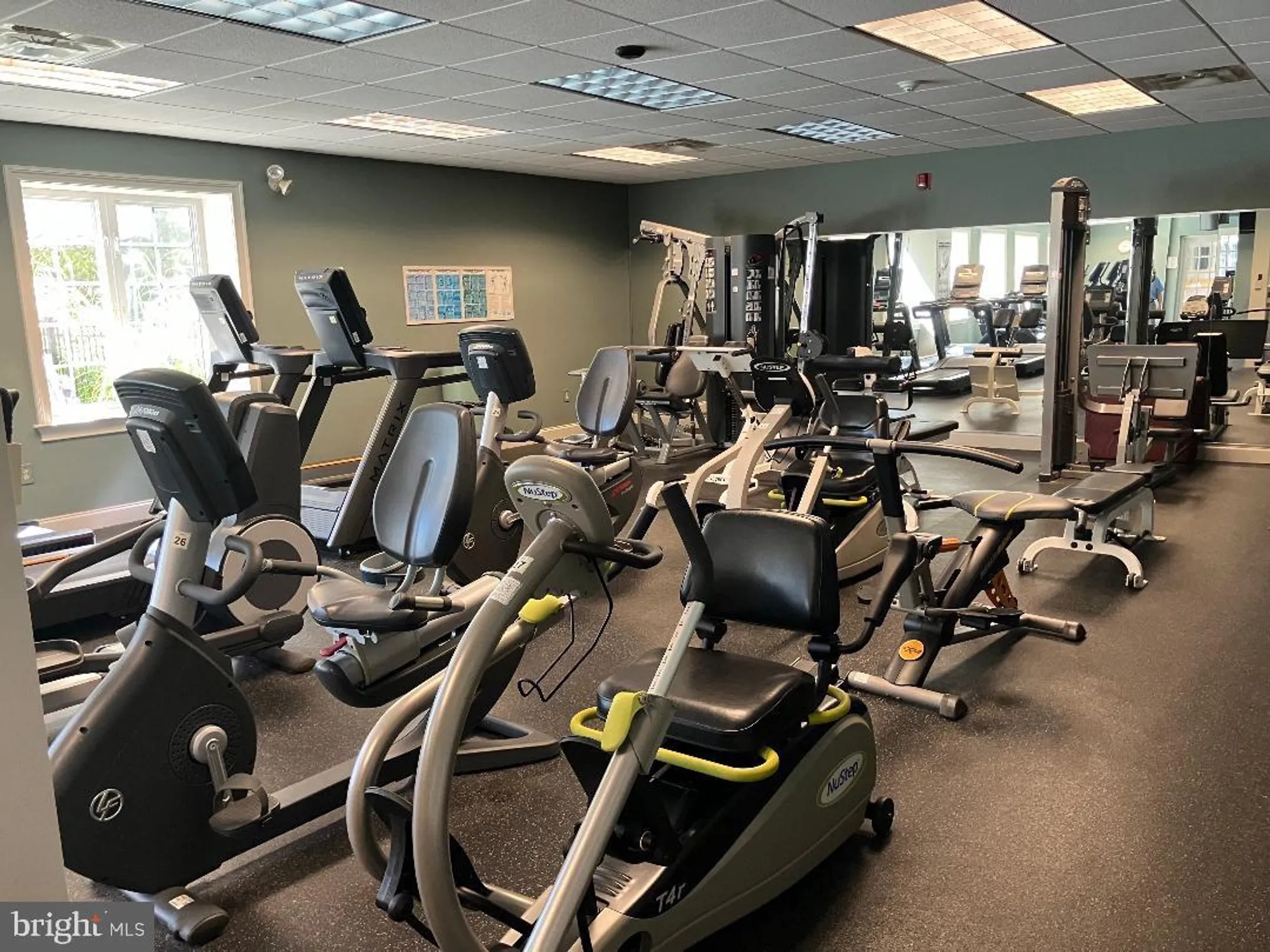 Property Slideshow image 33 of 40 | 213 sugarberry ln, Langhorne, PA, 19047