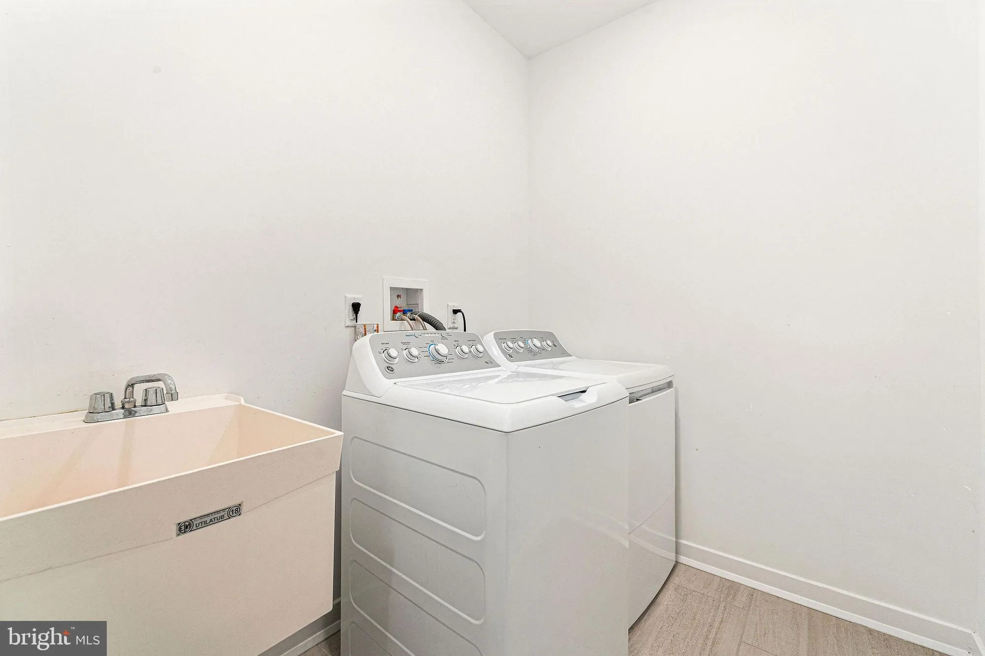 Property Slideshow image 31 of 32 | 23 gulfstream rd, New Egypt, NJ, 08533