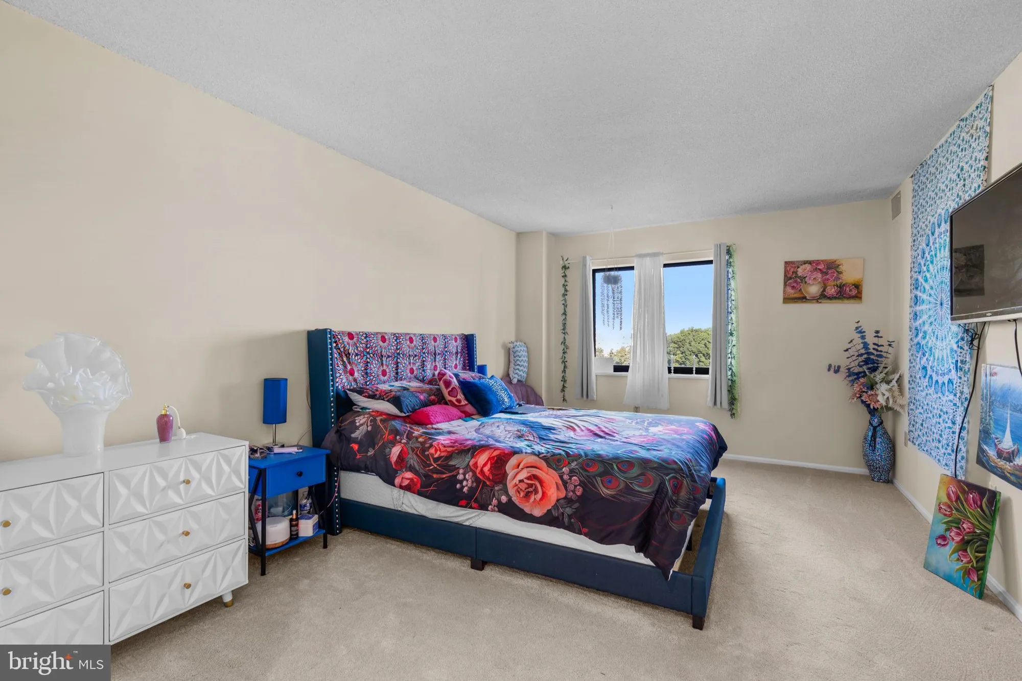 Property Slideshow image 18 of 36 | 15101 interlachen dr 1-1022, Silver Spring, MD, 20906