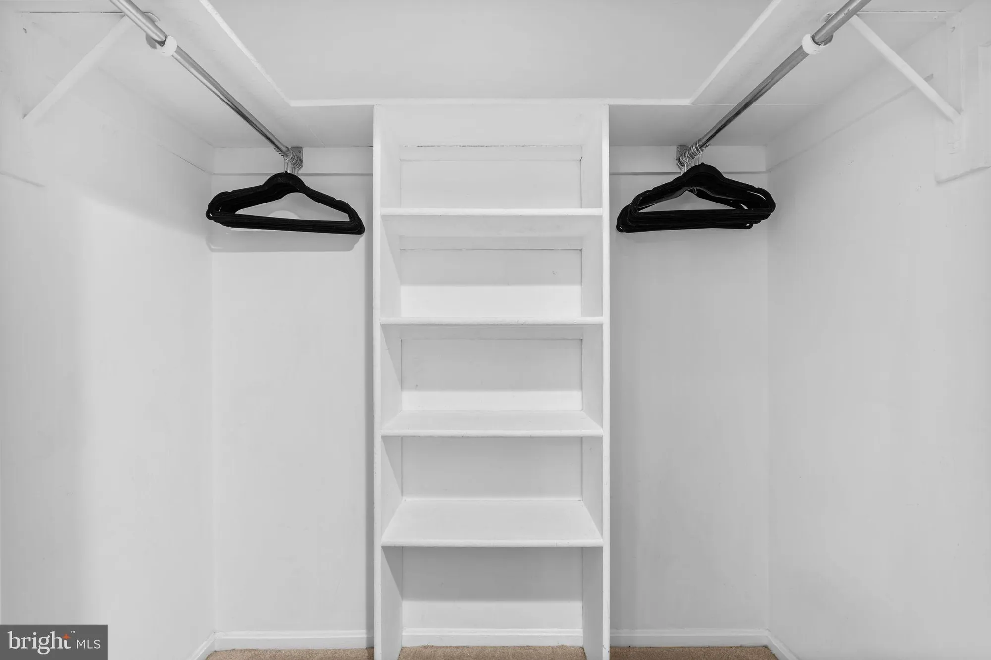 Property Slideshow image 21 of 36 | 15101 interlachen dr 1-1022, Silver Spring, MD, 20906