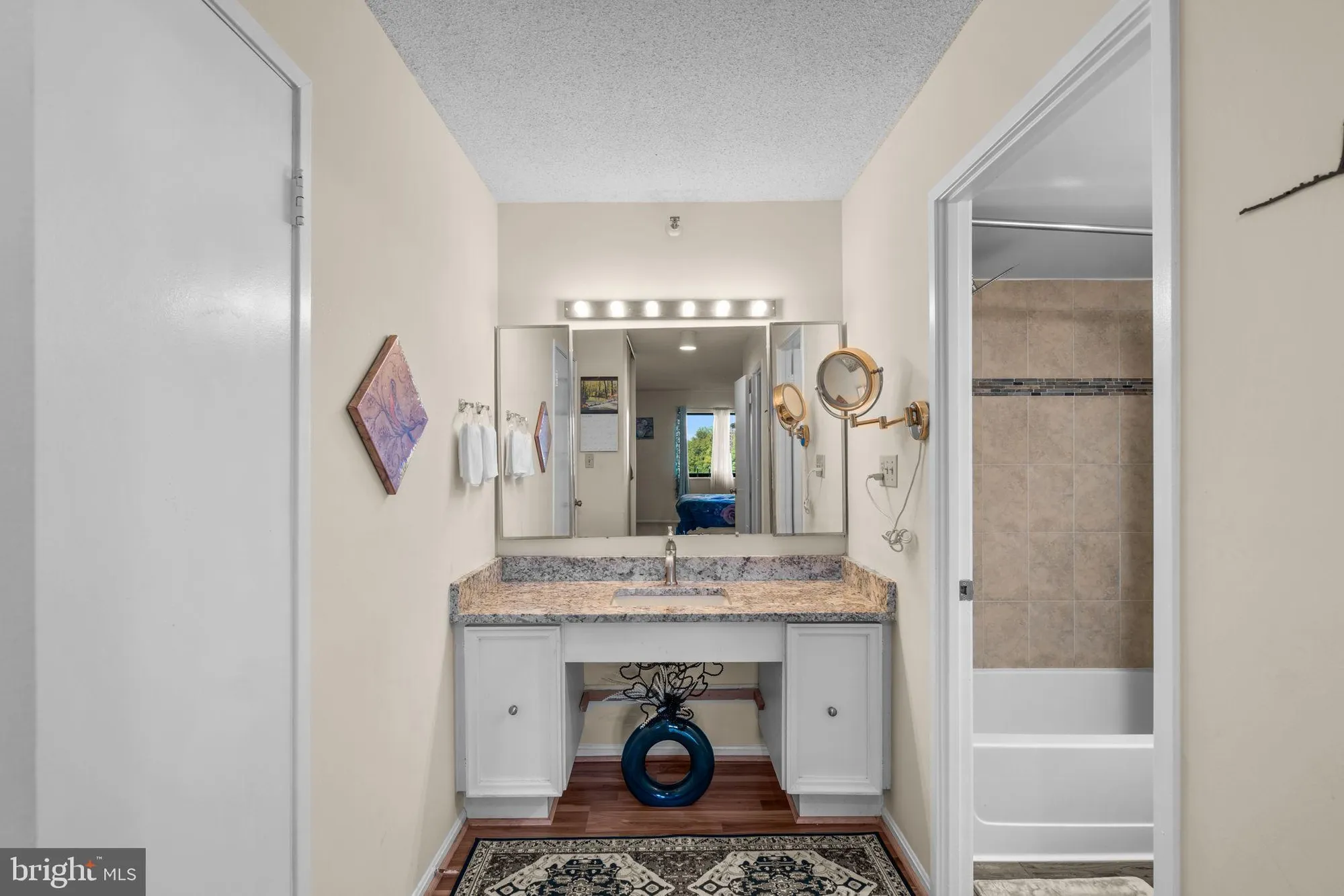 Property Slideshow image 22 of 36 | 15101 interlachen dr 1-1022, Silver Spring, MD, 20906