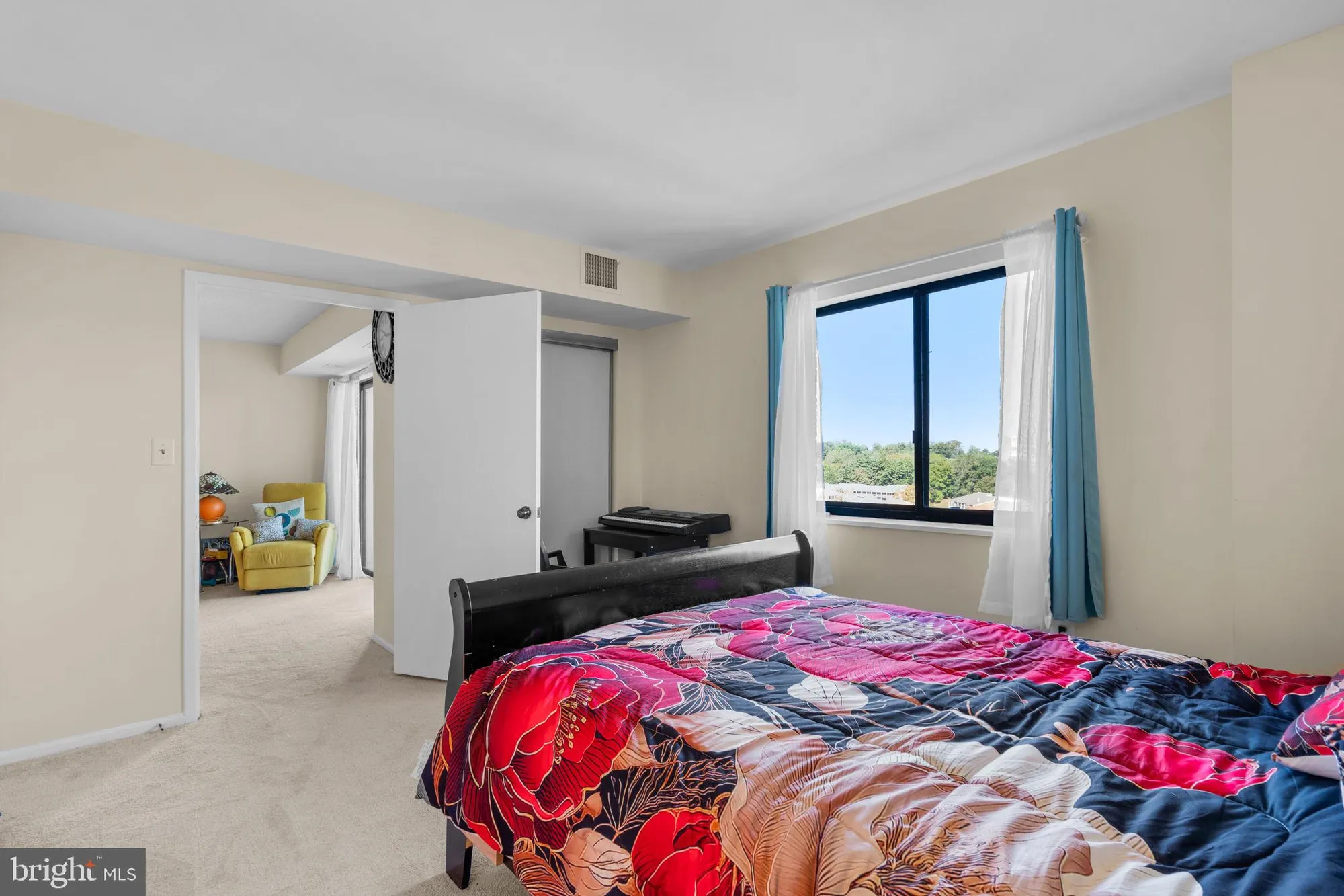 Property Slideshow image 26 of 36 | 15101 interlachen dr 1-1022, Silver Spring, MD, 20906