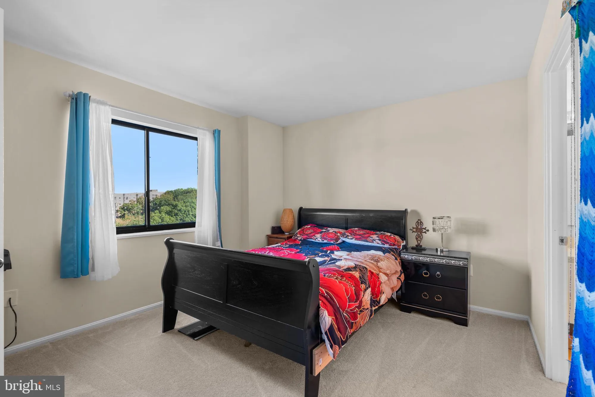 Property Slideshow image 24 of 36 | 15101 interlachen dr 1-1022, Silver Spring, MD, 20906