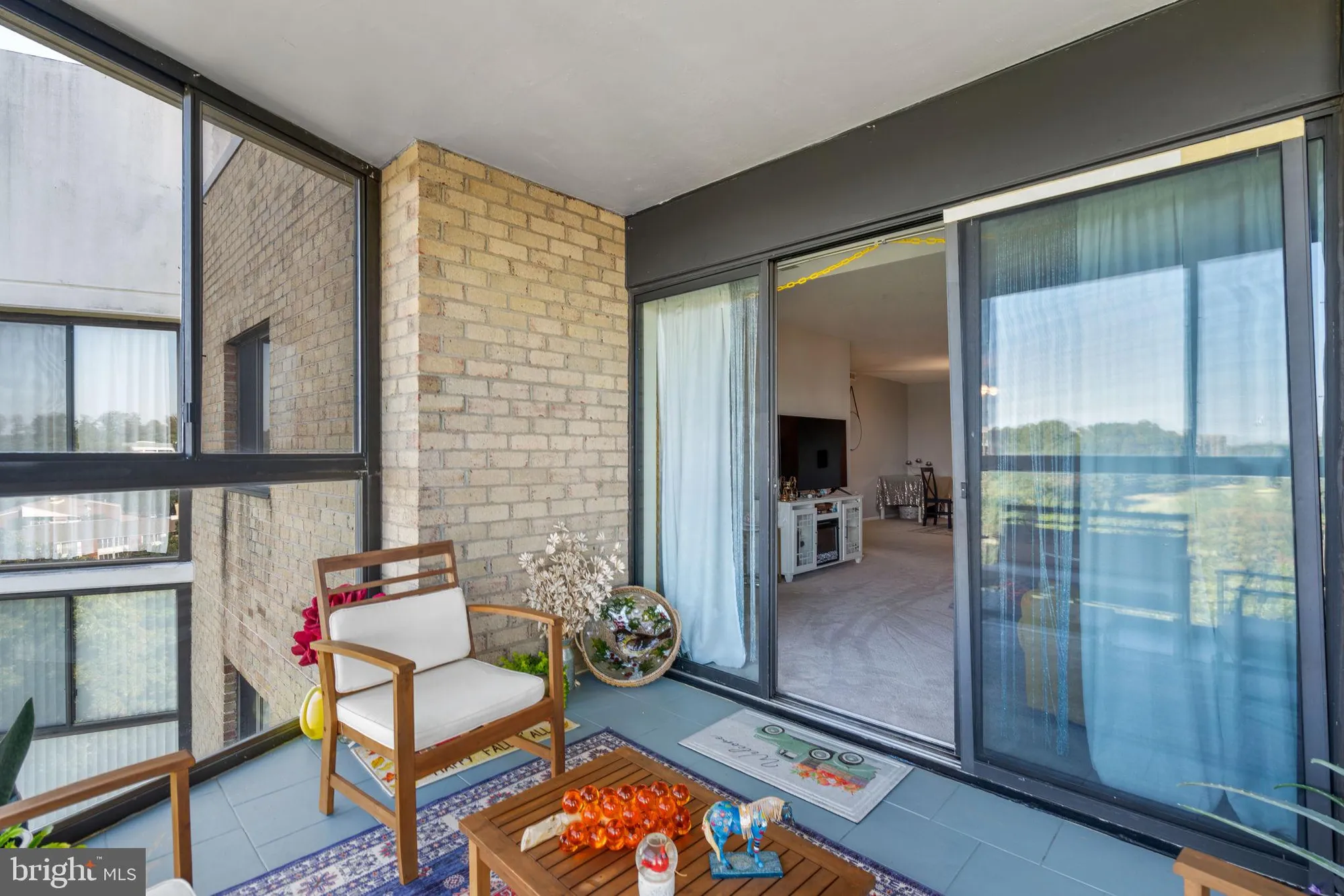 Property Slideshow image 30 of 36 | 15101 interlachen dr 1-1022, Silver Spring, MD, 20906