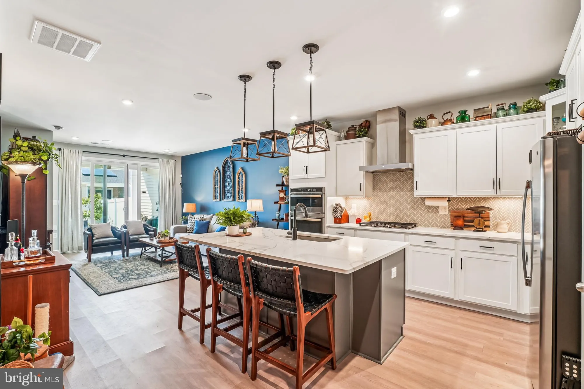 Property Slideshow image 1 of 41 | 3703 havertill ln, Woodbridge, VA, 22193