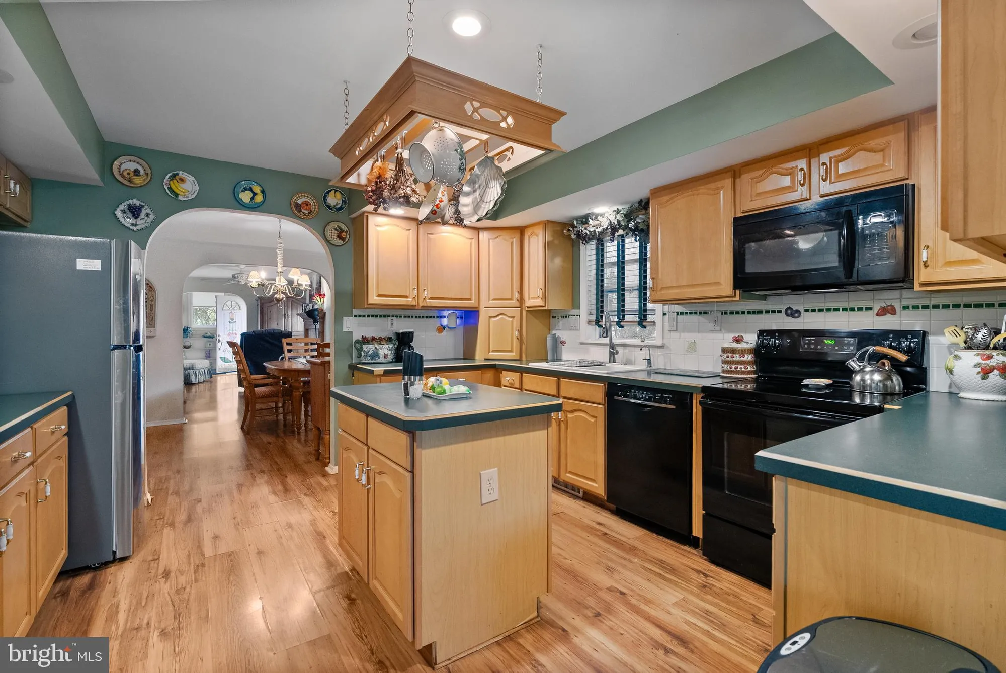 Property Slideshow image 9 of 21 | 277 greenbriar ct, Mays Landing, NJ, 08330
